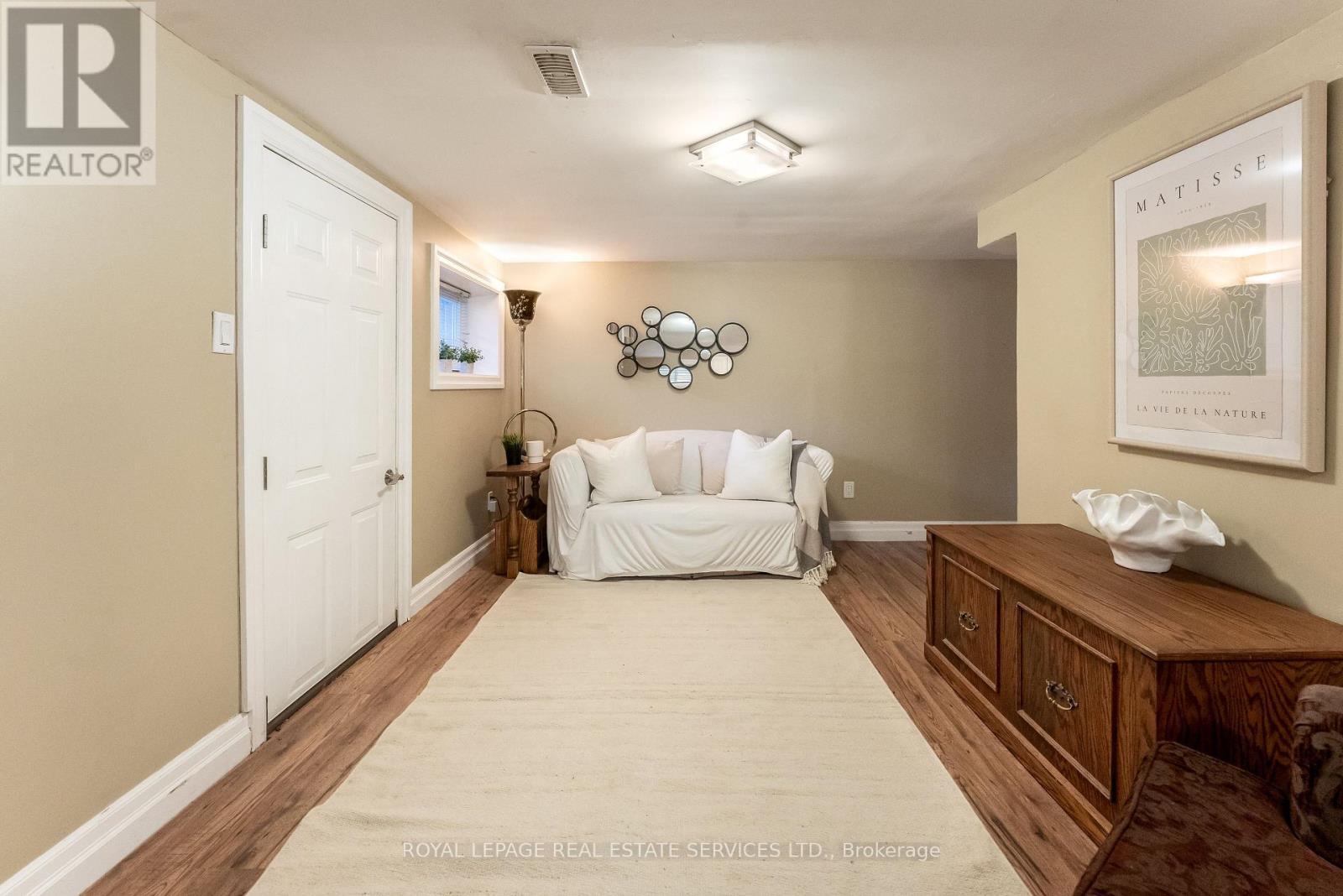 












150 STANLEY AVENUE

,
Toronto,




Ontario
M8V1N9

