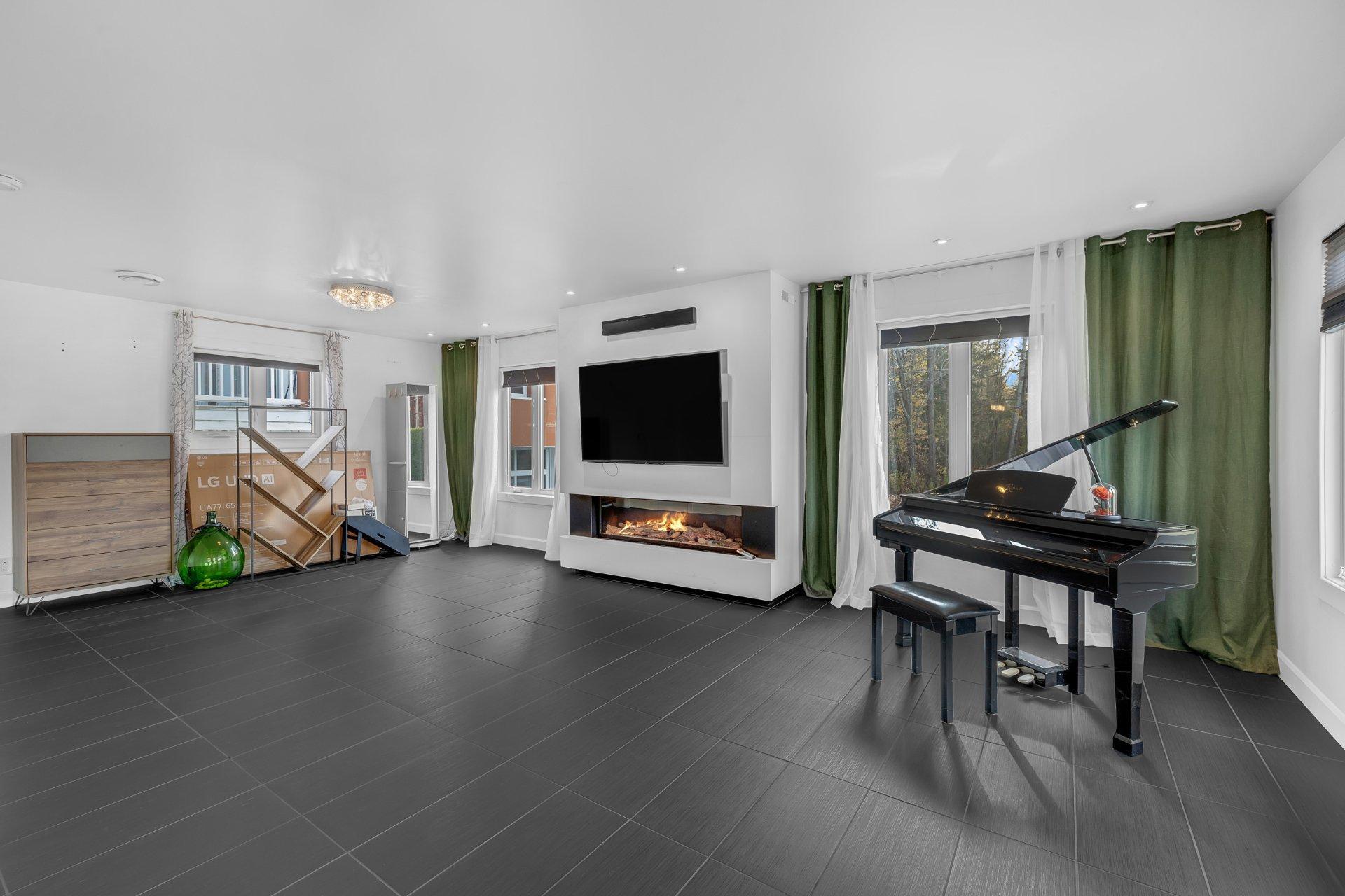 









48


Rg de la Première-Chaloupe O.

,
Notre-Dame-des-Prairies,




QC
J6E0M3

