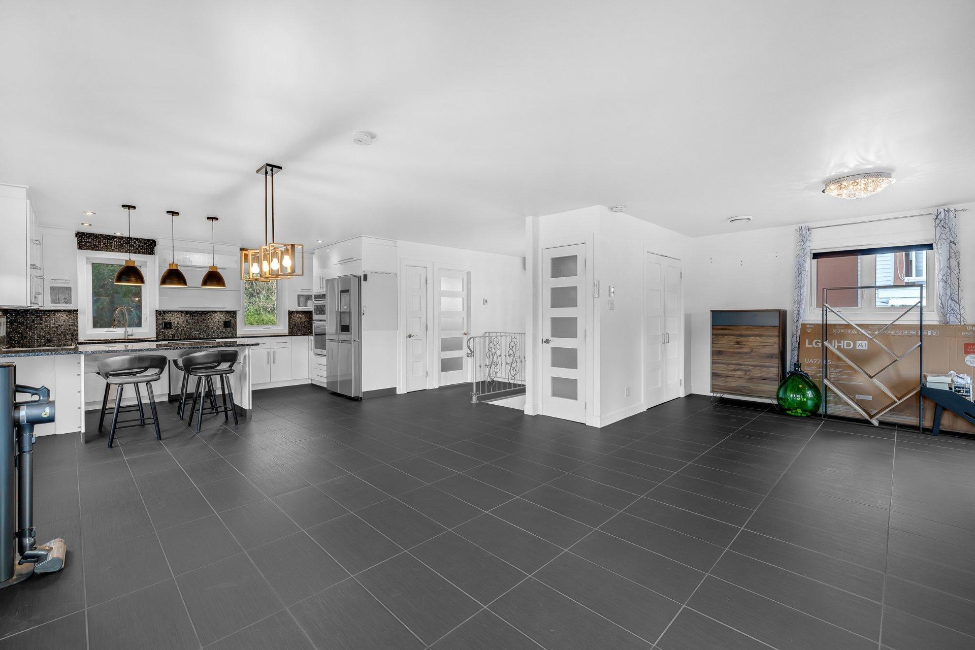 









48


Rg de la Première-Chaloupe O.

,
Notre-Dame-des-Prairies,




QC
J6E0M3

