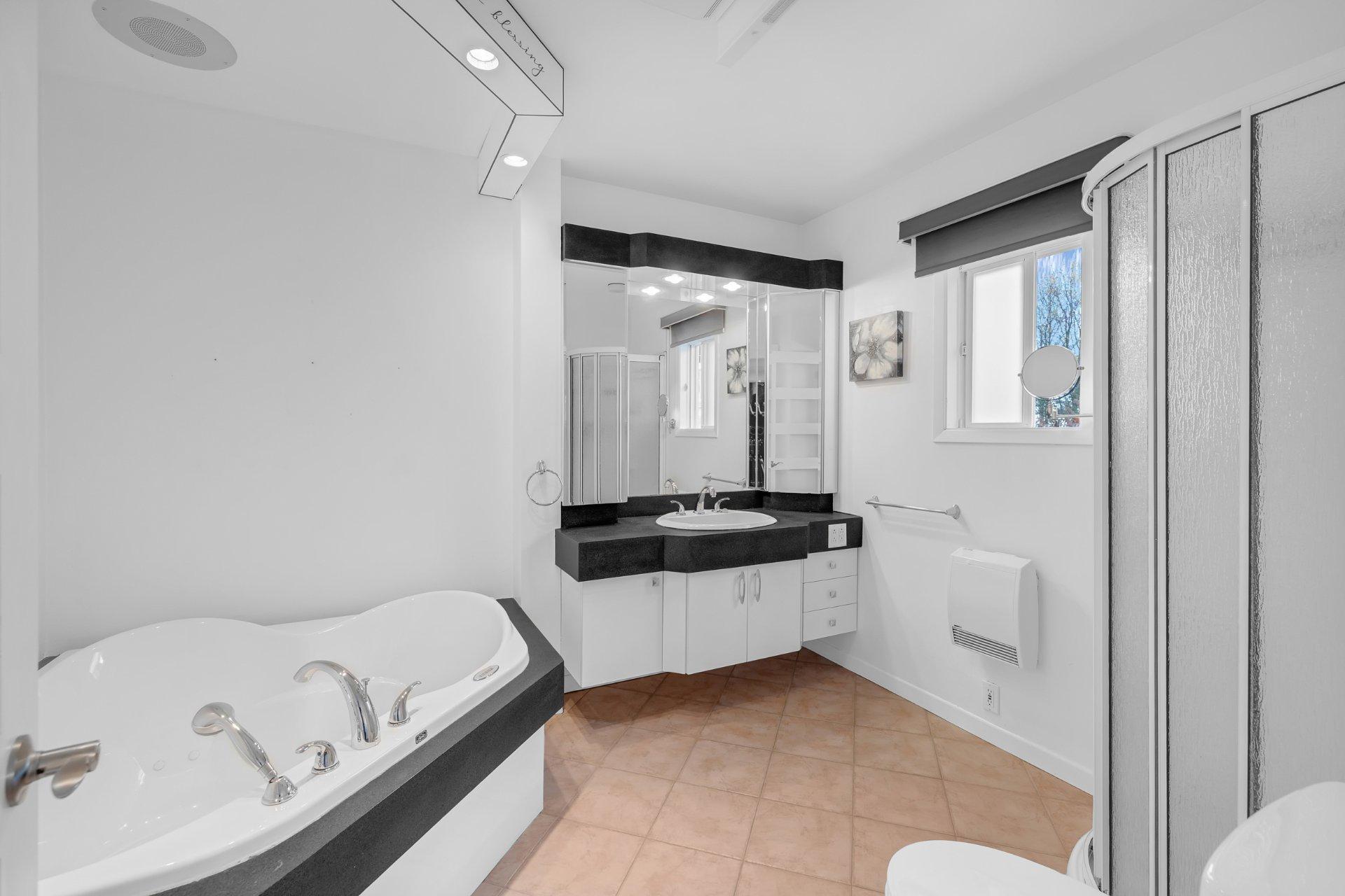 









48


Rg de la Première-Chaloupe O.

,
Notre-Dame-des-Prairies,




QC
J6E0M3

