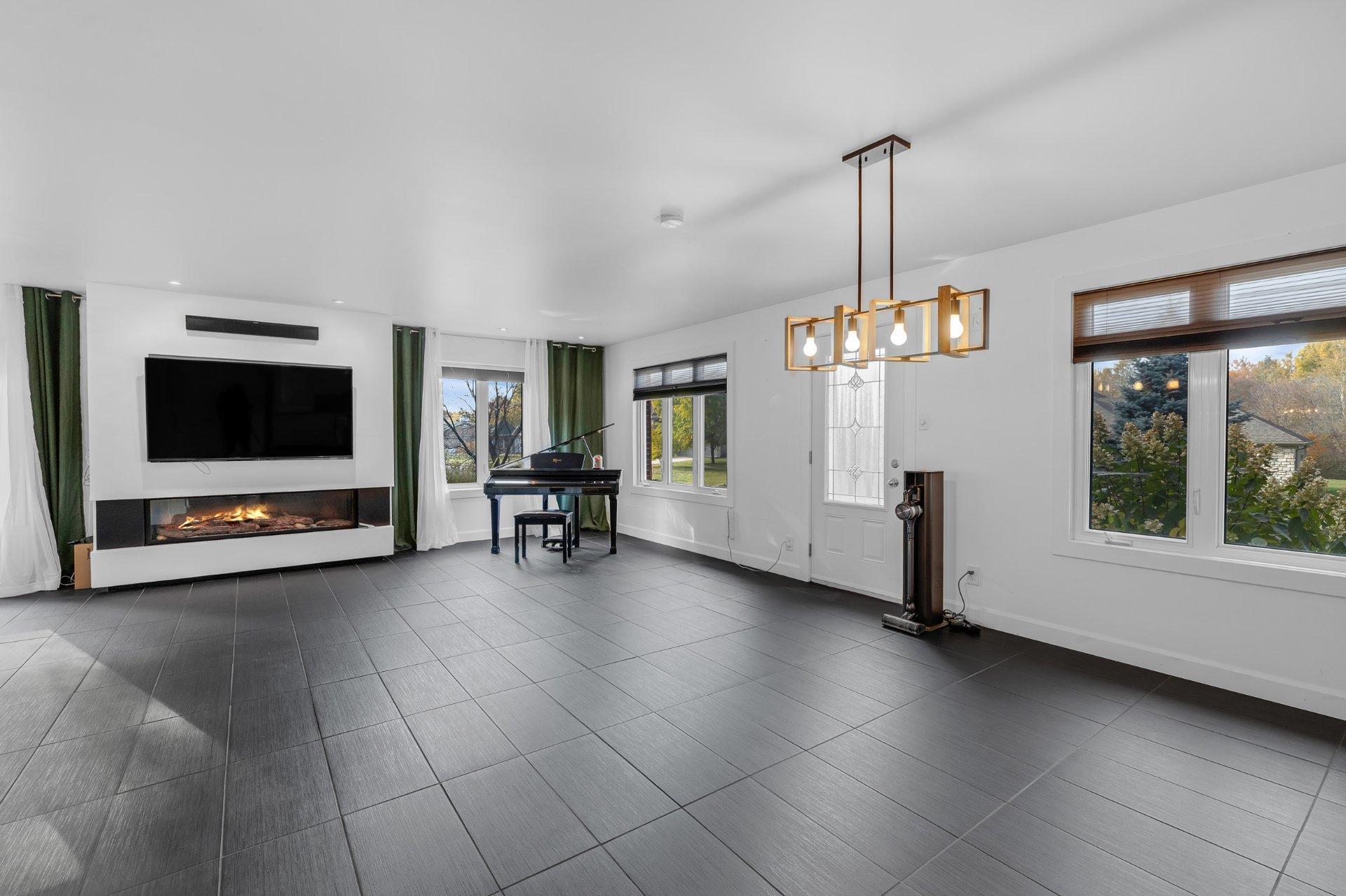









48


Rg de la Première-Chaloupe O.

,
Notre-Dame-des-Prairies,




QC
J6E0M3

