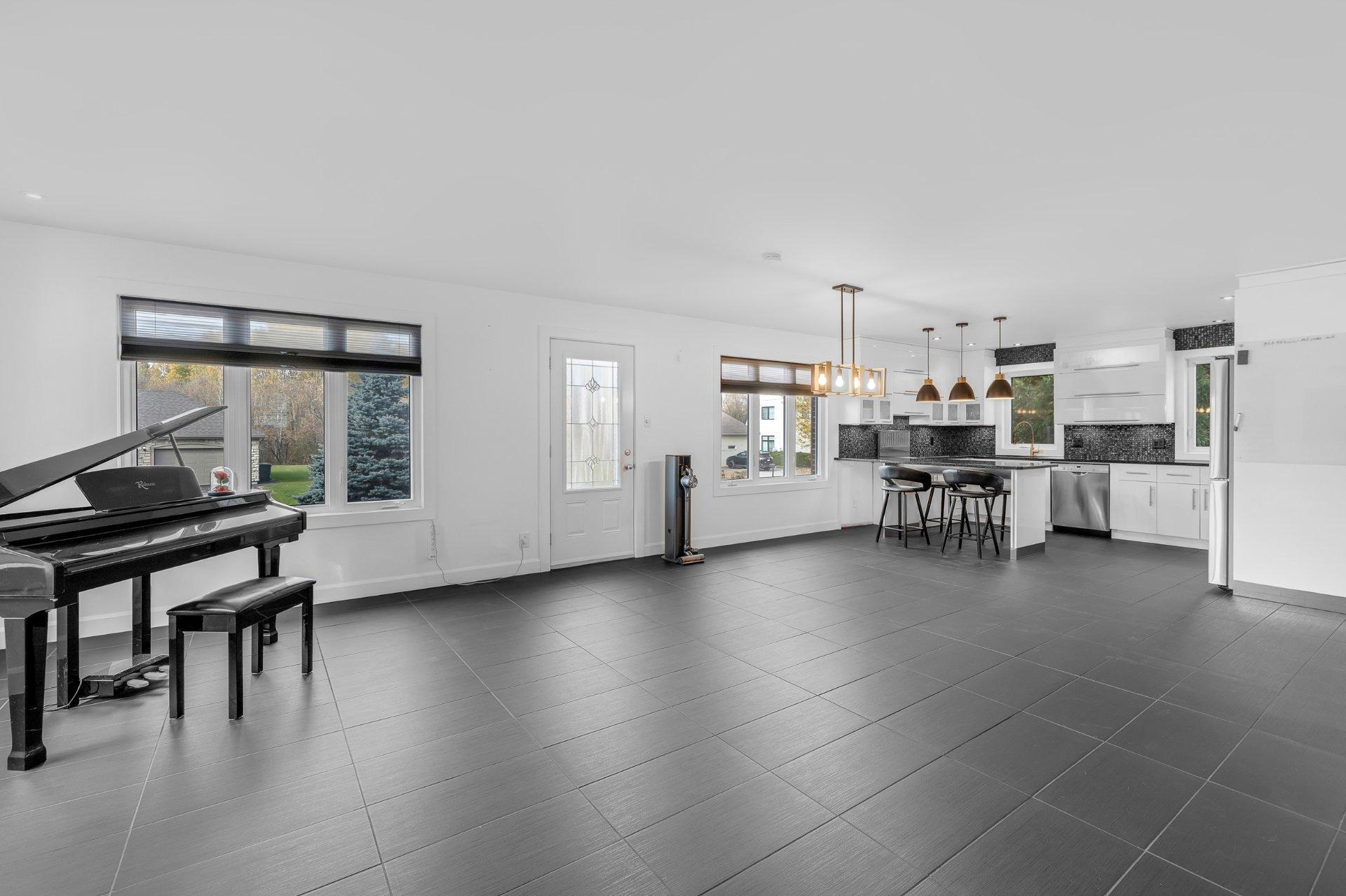 









48


Rg de la Première-Chaloupe O.

,
Notre-Dame-des-Prairies,




QC
J6E0M3

