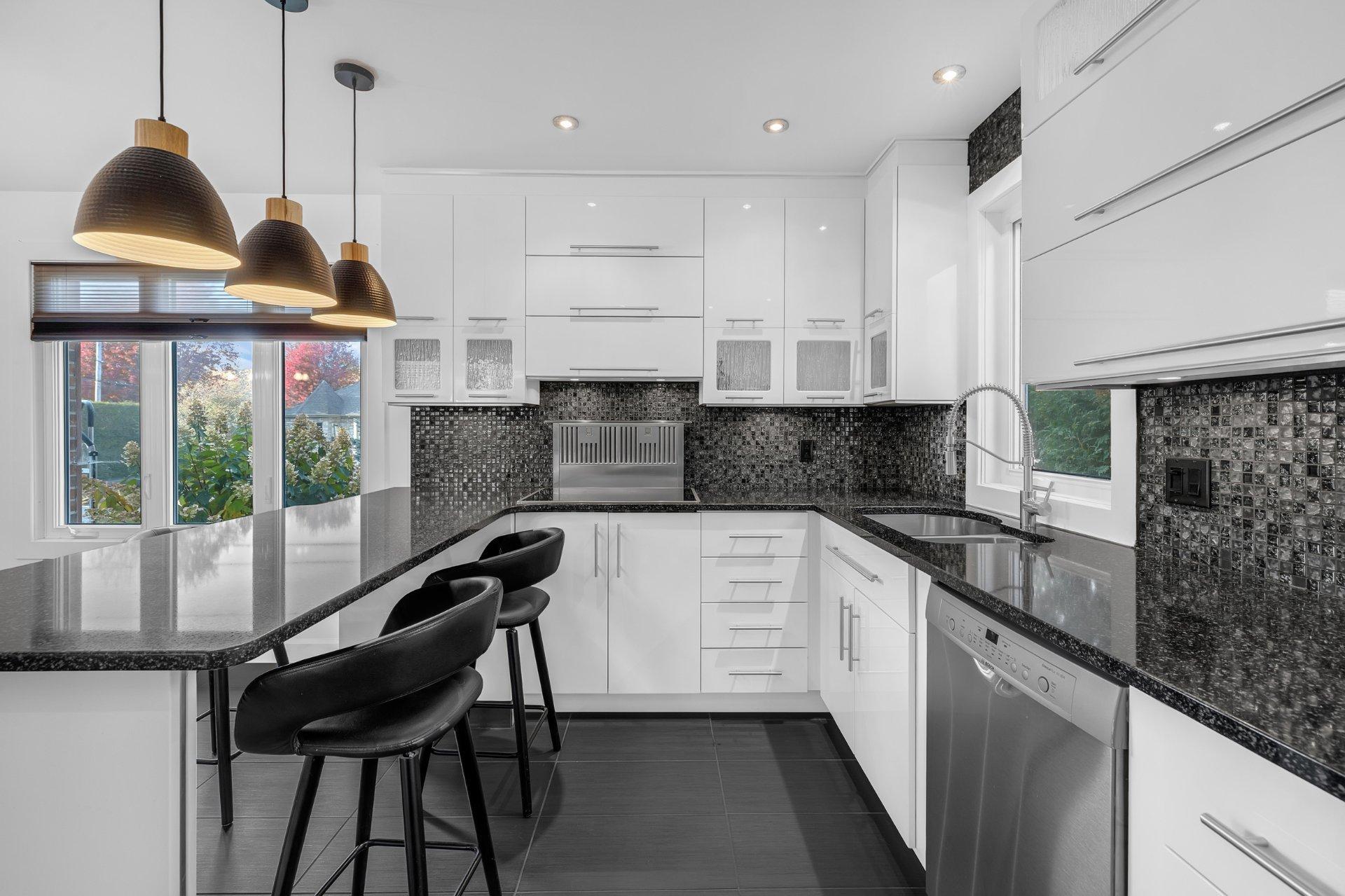 









48


Rg de la Première-Chaloupe O.

,
Notre-Dame-des-Prairies,




QC
J6E0M3

