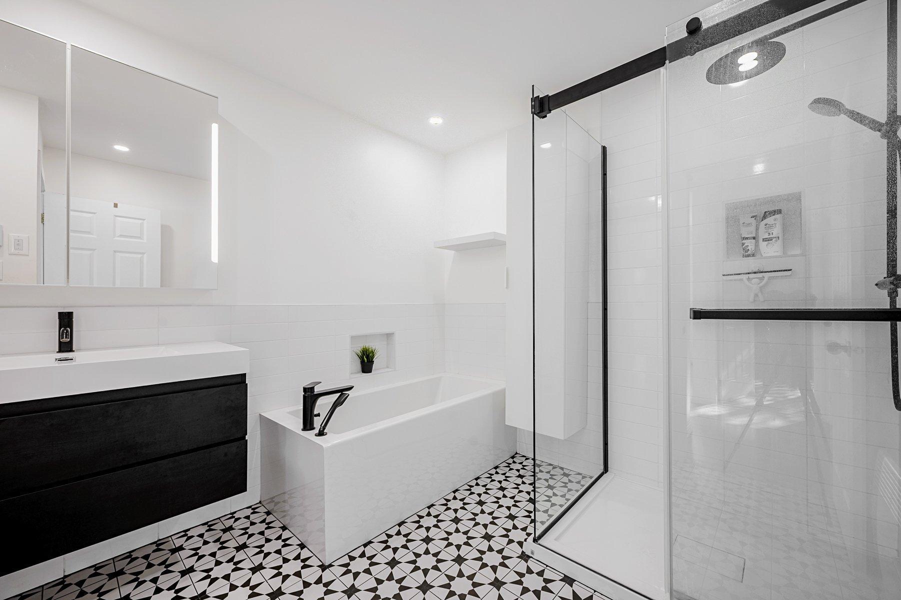 









8645


Place du Charpentier

, 8,
Mirabel,




QC
J7N0C1

