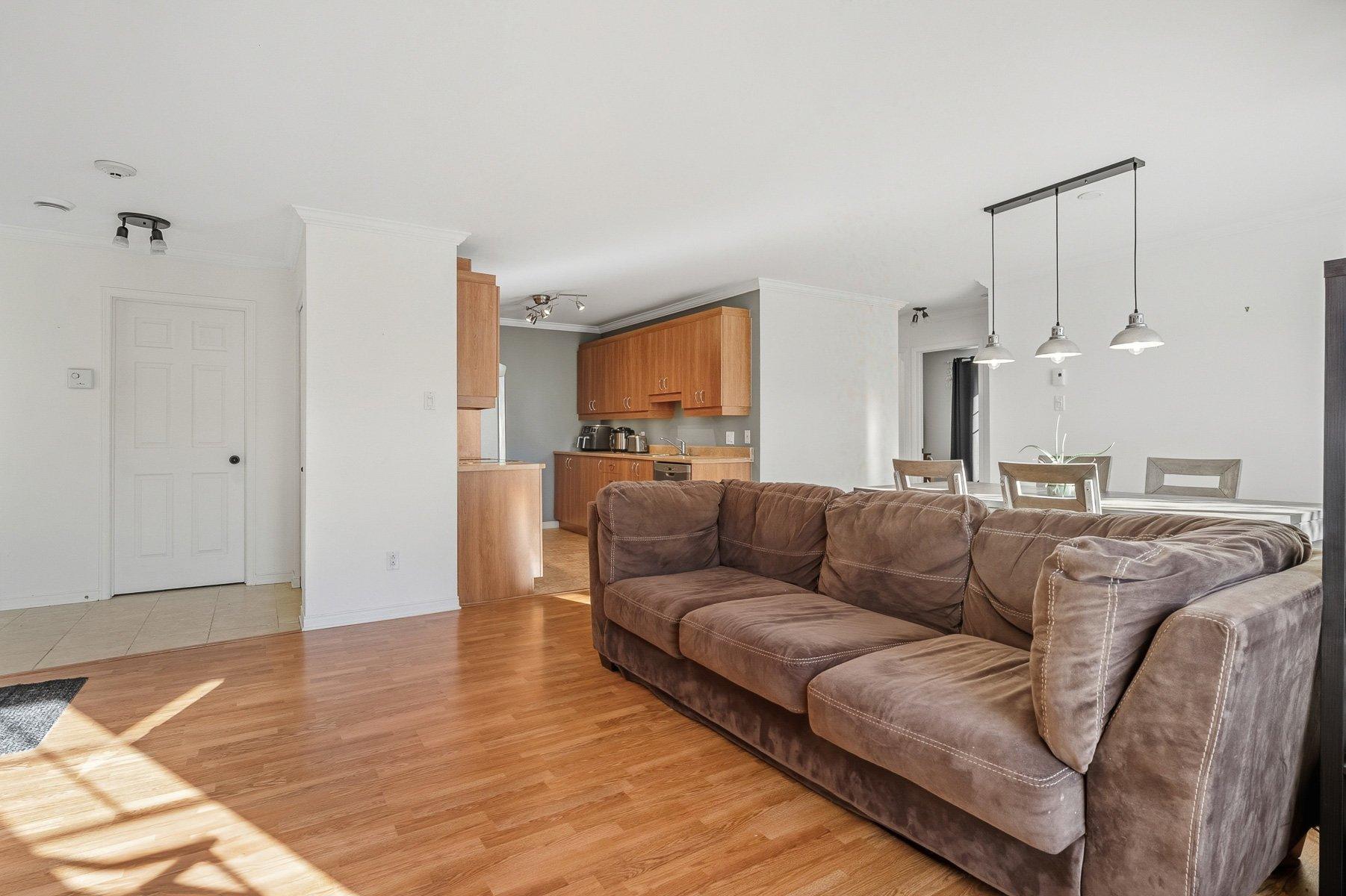 









8645


Place du Charpentier

, 8,
Mirabel,




QC
J7N0C1

