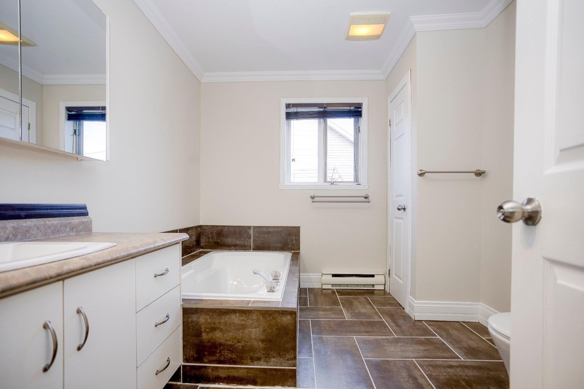 









420


Rue Pilon

,
Trois-Rivières,




QC
G9B1V5

