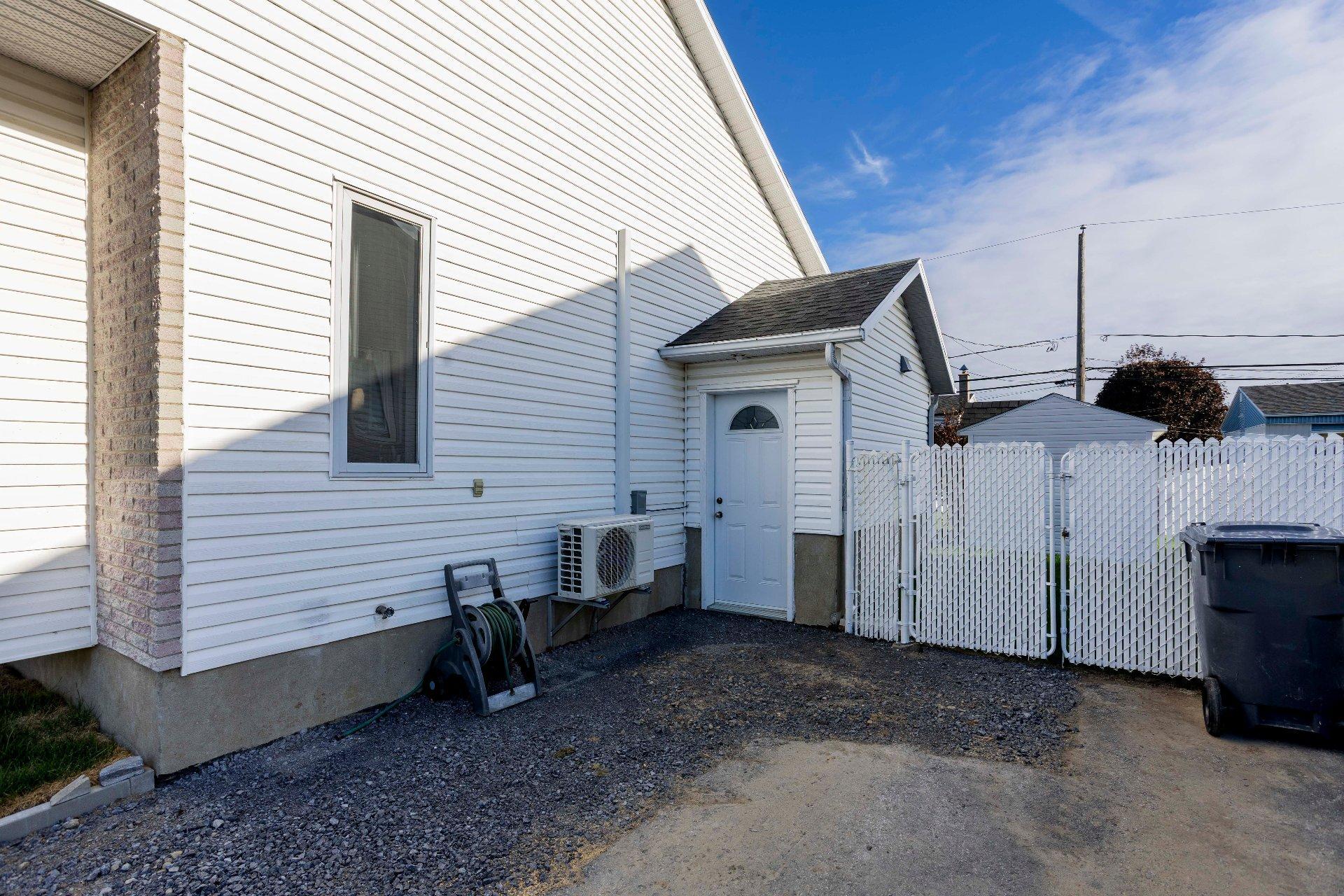 









420


Rue Pilon

,
Trois-Rivières,




QC
G9B1V5

