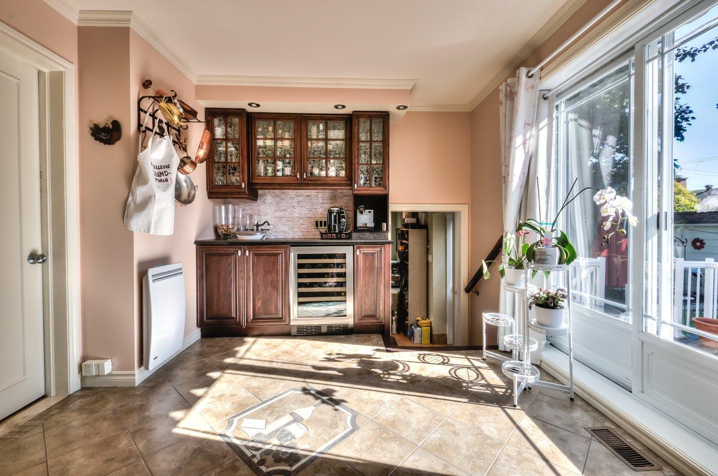 









192


Rue St-Henri

,
Saint-Jean-sur-Richelieu,




QC
J3B1R1

