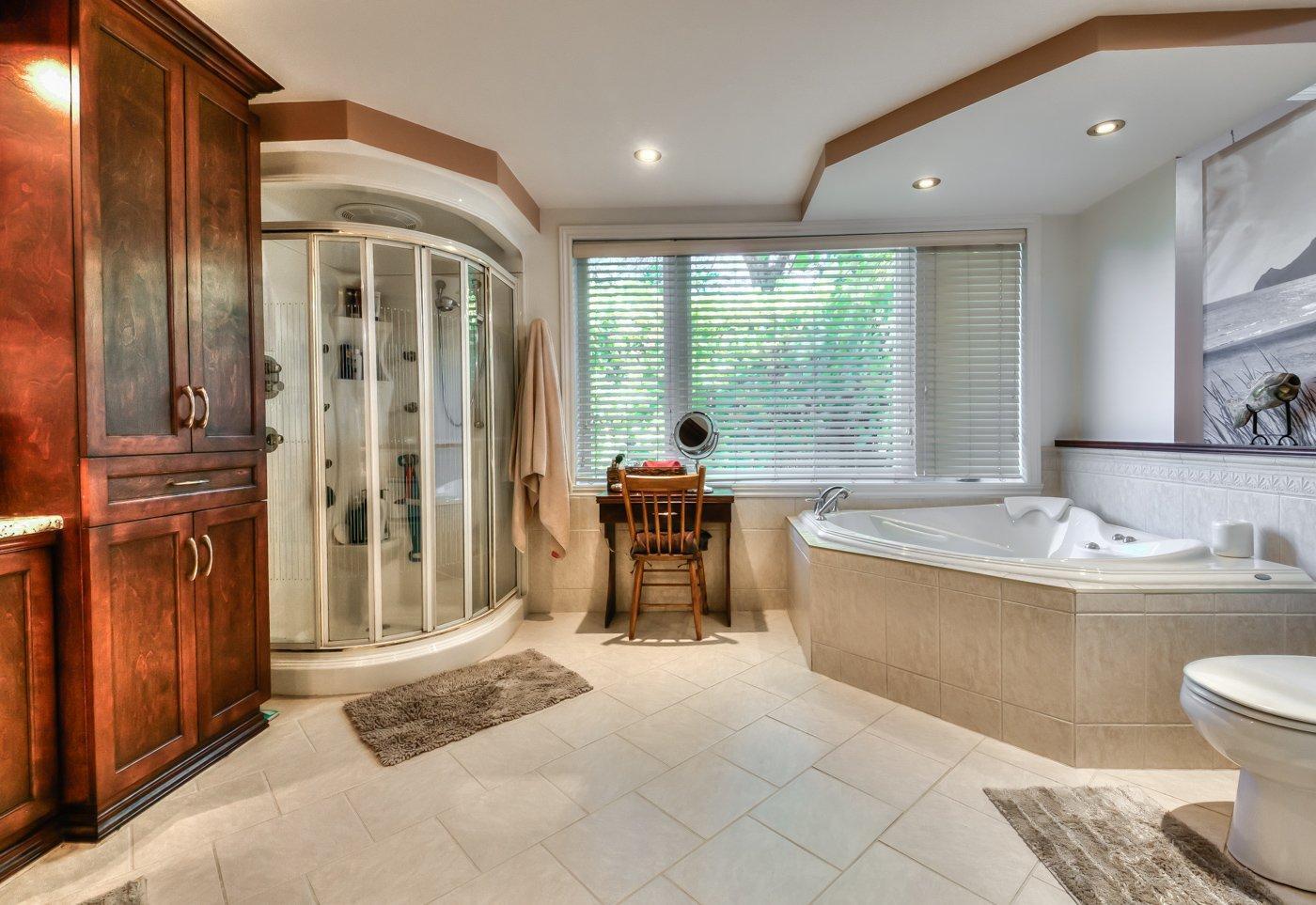 









192


Rue St-Henri

,
Saint-Jean-sur-Richelieu,




QC
J3B1R1

