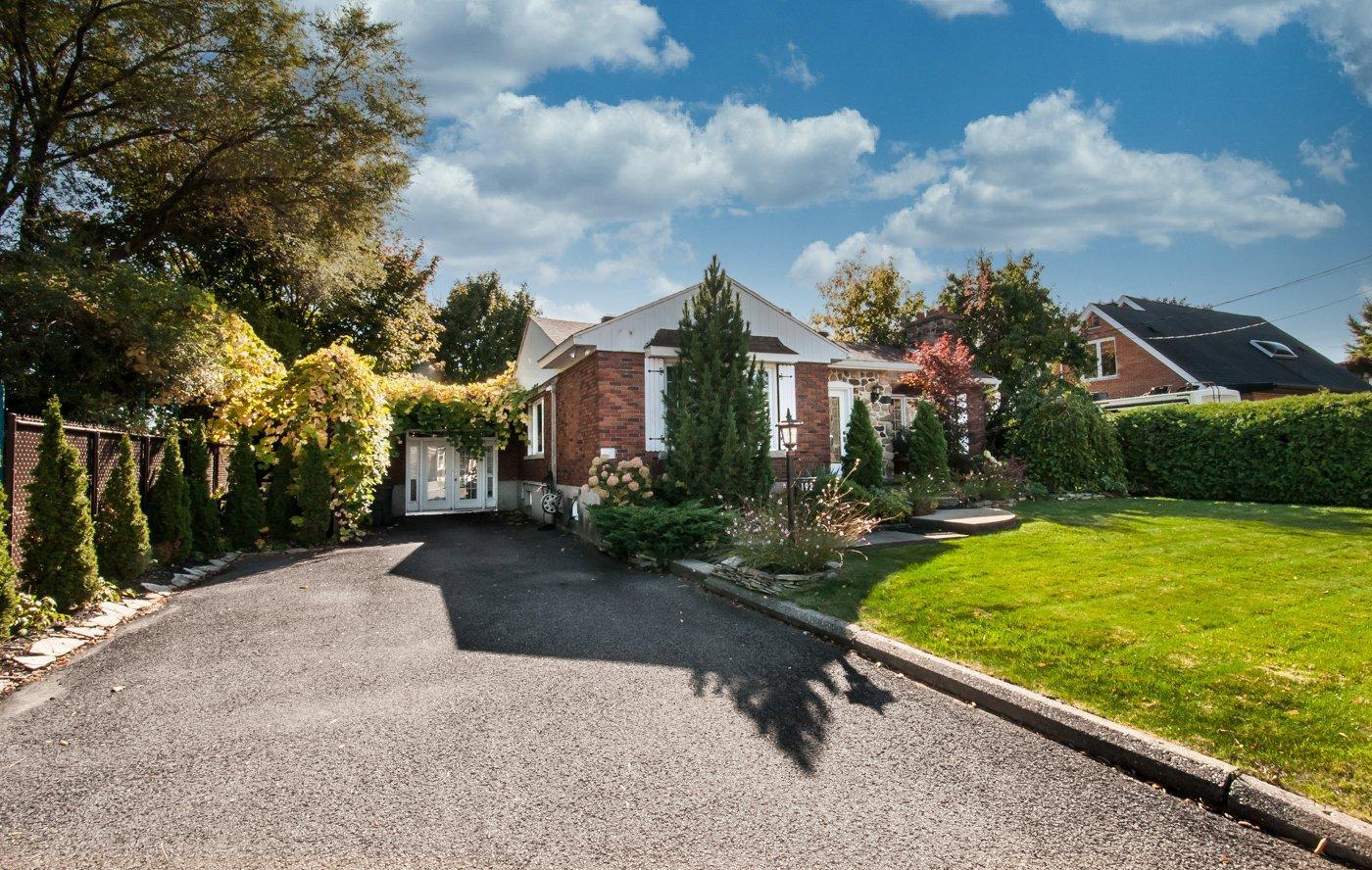 









192


Rue St-Henri

,
Saint-Jean-sur-Richelieu,




QC
J3B1R1

