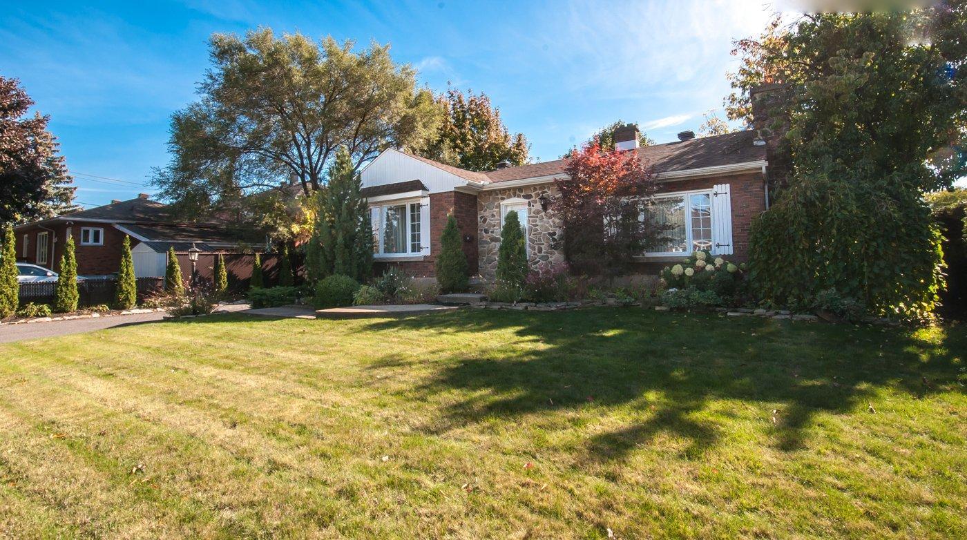 









192


Rue St-Henri

,
Saint-Jean-sur-Richelieu,




QC
J3B1R1

