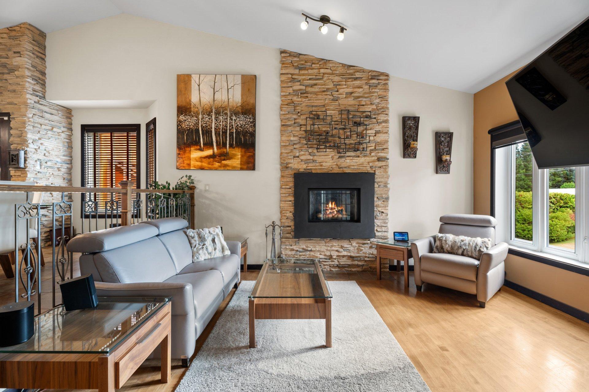 









513


Rue des Sous-Bois

,
Sainte-Agathe-des-Monts,




QC
J8C3M4

