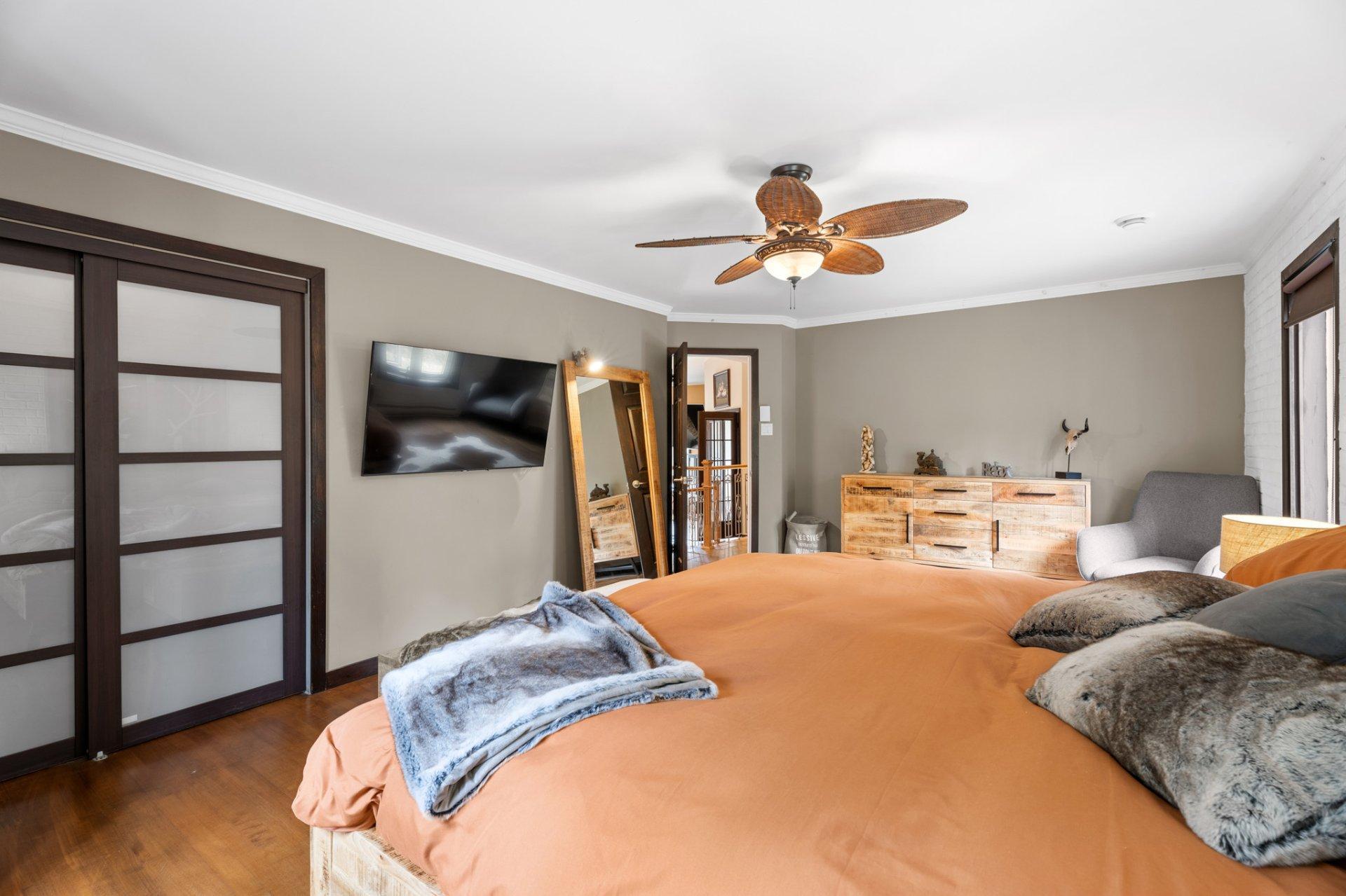 









513


Rue des Sous-Bois

,
Sainte-Agathe-des-Monts,




QC
J8C3M4

