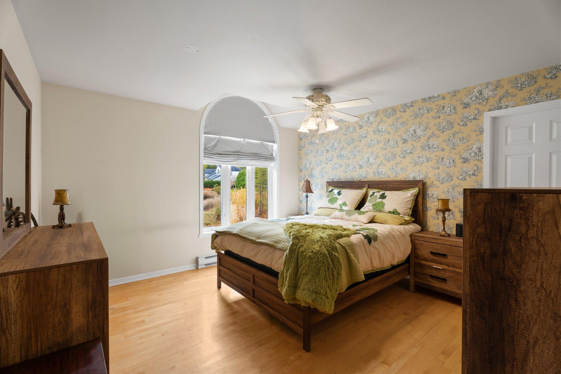 









513


Rue des Sous-Bois

,
Sainte-Agathe-des-Monts,




QC
J8C3M4

