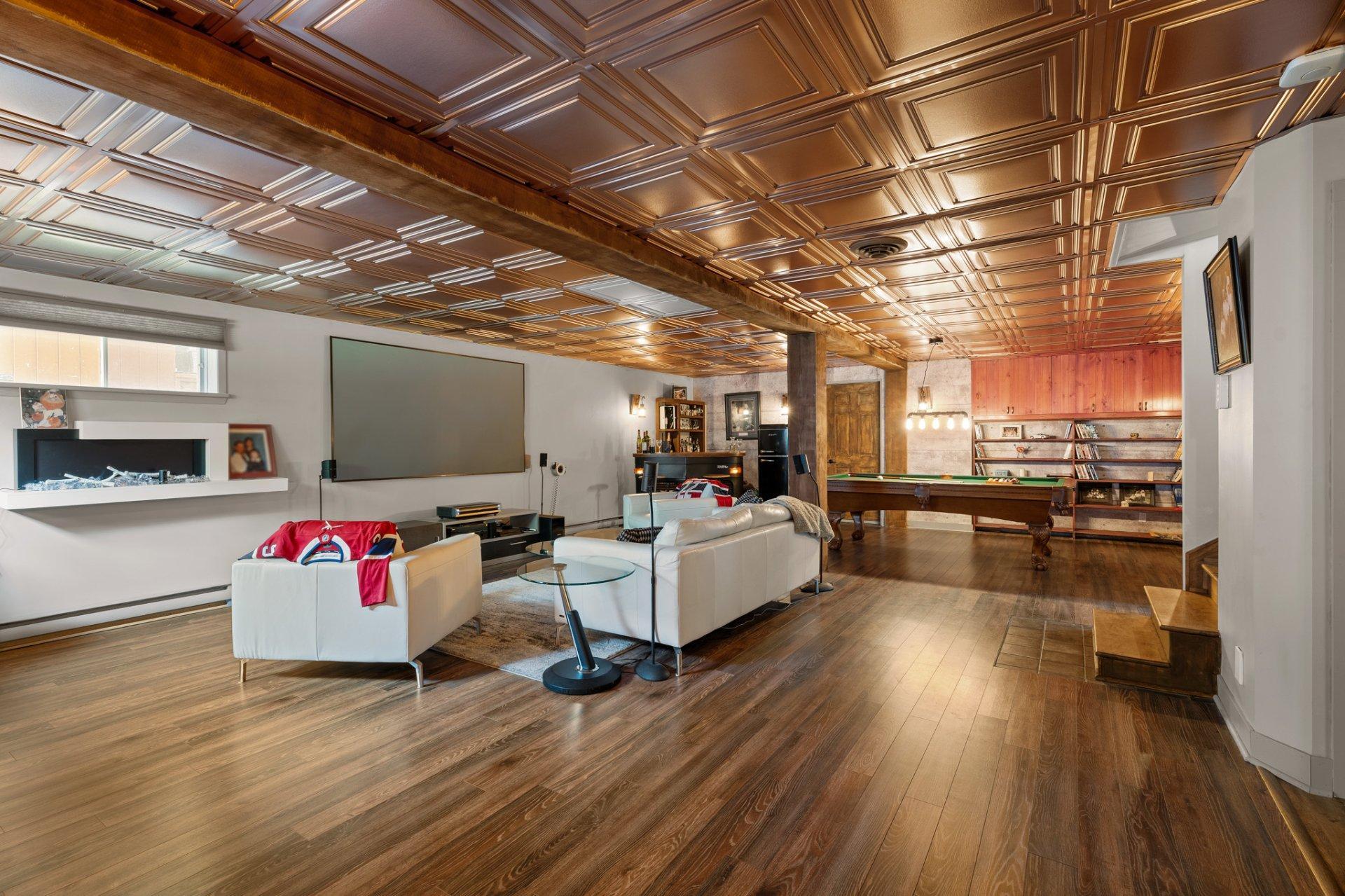 









513


Rue des Sous-Bois

,
Sainte-Agathe-des-Monts,




QC
J8C3M4

