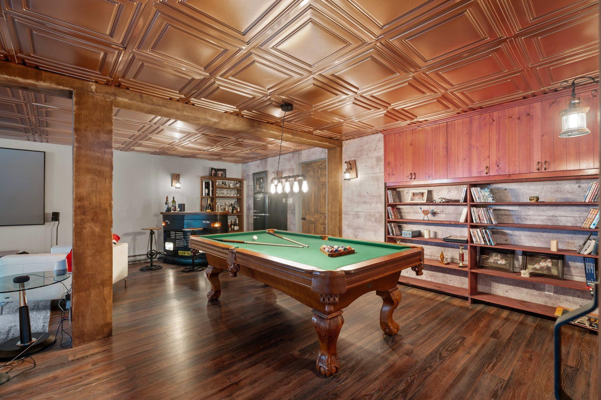 









513


Rue des Sous-Bois

,
Sainte-Agathe-des-Monts,




QC
J8C3M4

