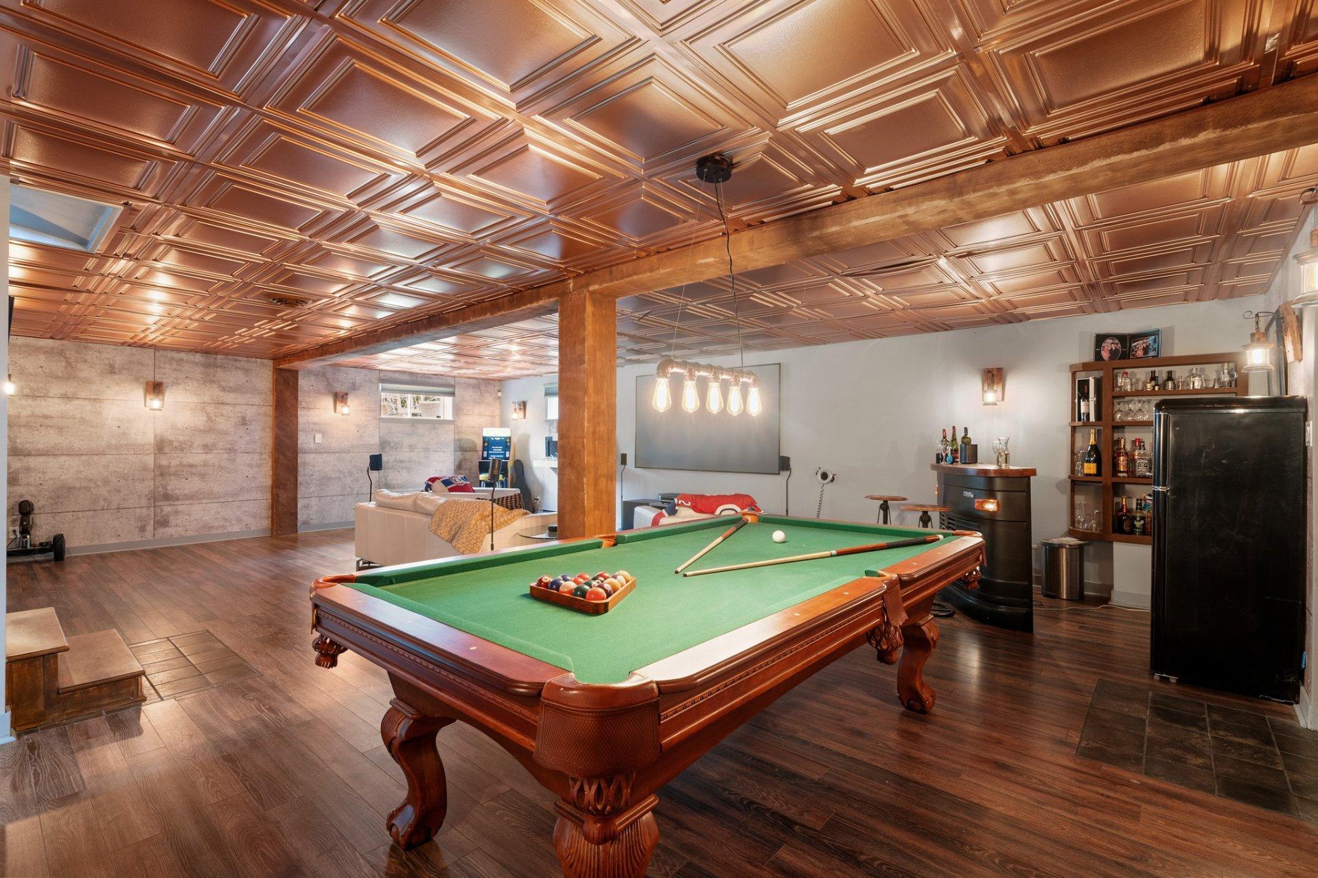 









513


Rue des Sous-Bois

,
Sainte-Agathe-des-Monts,




QC
J8C3M4

