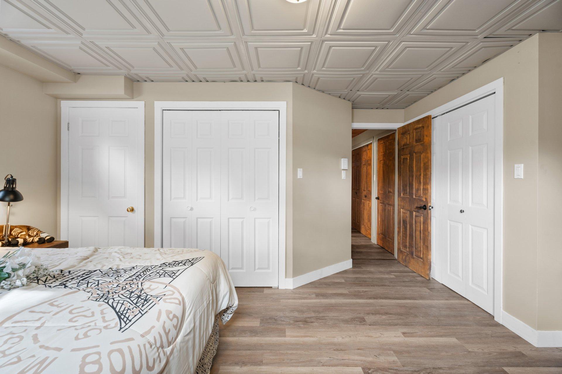 









513


Rue des Sous-Bois

,
Sainte-Agathe-des-Monts,




QC
J8C3M4

