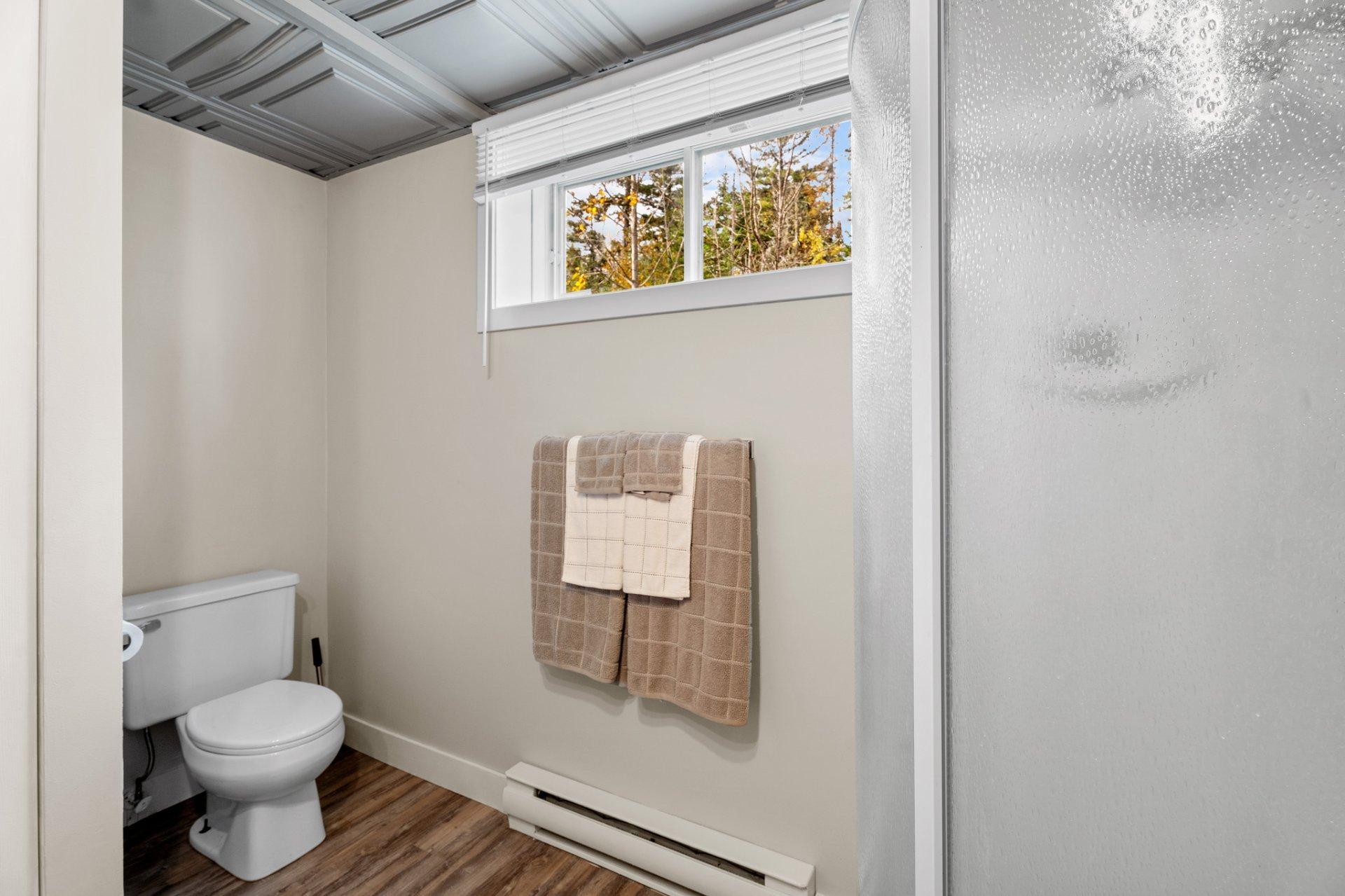 









513


Rue des Sous-Bois

,
Sainte-Agathe-des-Monts,




QC
J8C3M4

