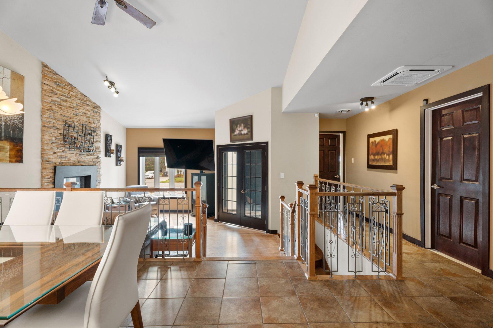 









513


Rue des Sous-Bois

,
Sainte-Agathe-des-Monts,




QC
J8C3M4

