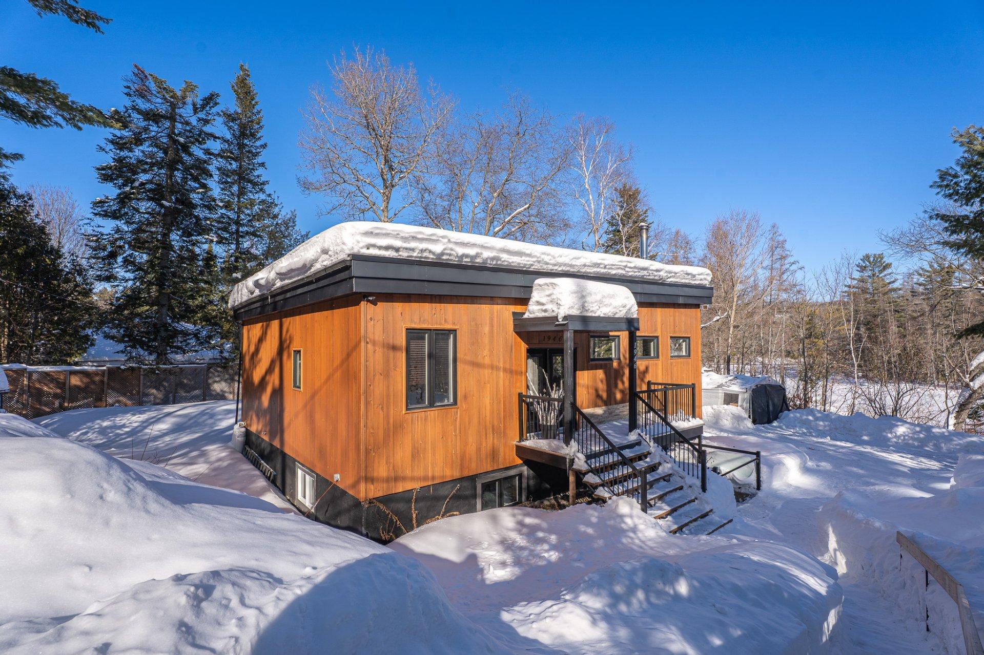 









1946


Ch. de Deauville

,
Sainte-Adèle,




QC
J8B2B2

