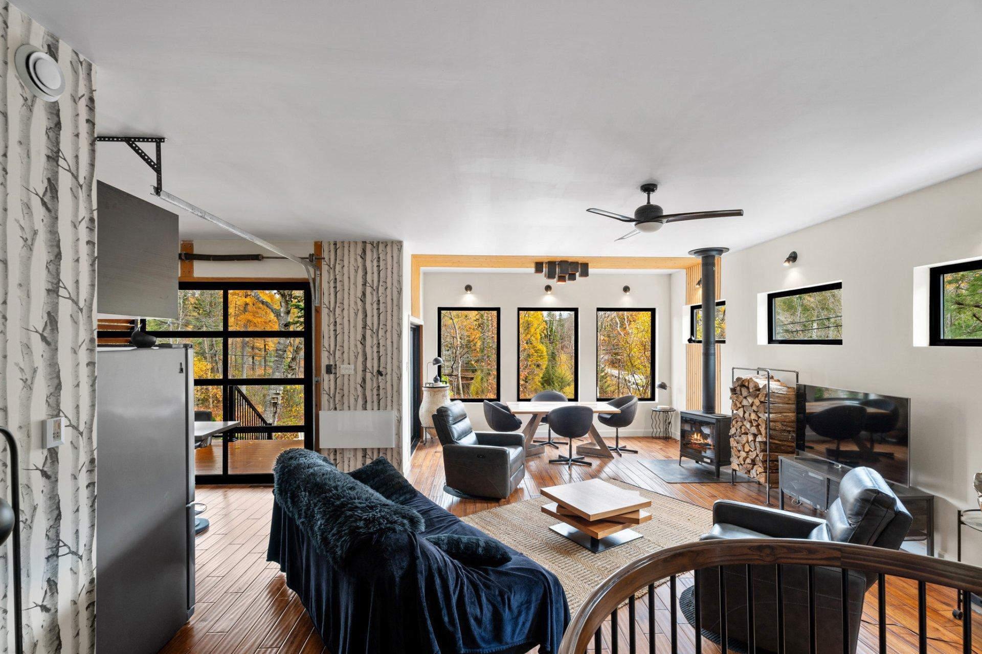 









1946


Ch. de Deauville

,
Sainte-Adèle,




QC
J8B2B2

