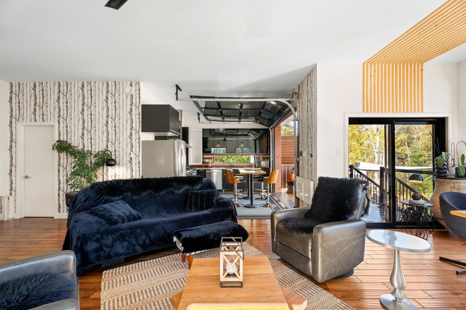 









1946


Ch. de Deauville

,
Sainte-Adèle,




QC
J8B2B2

