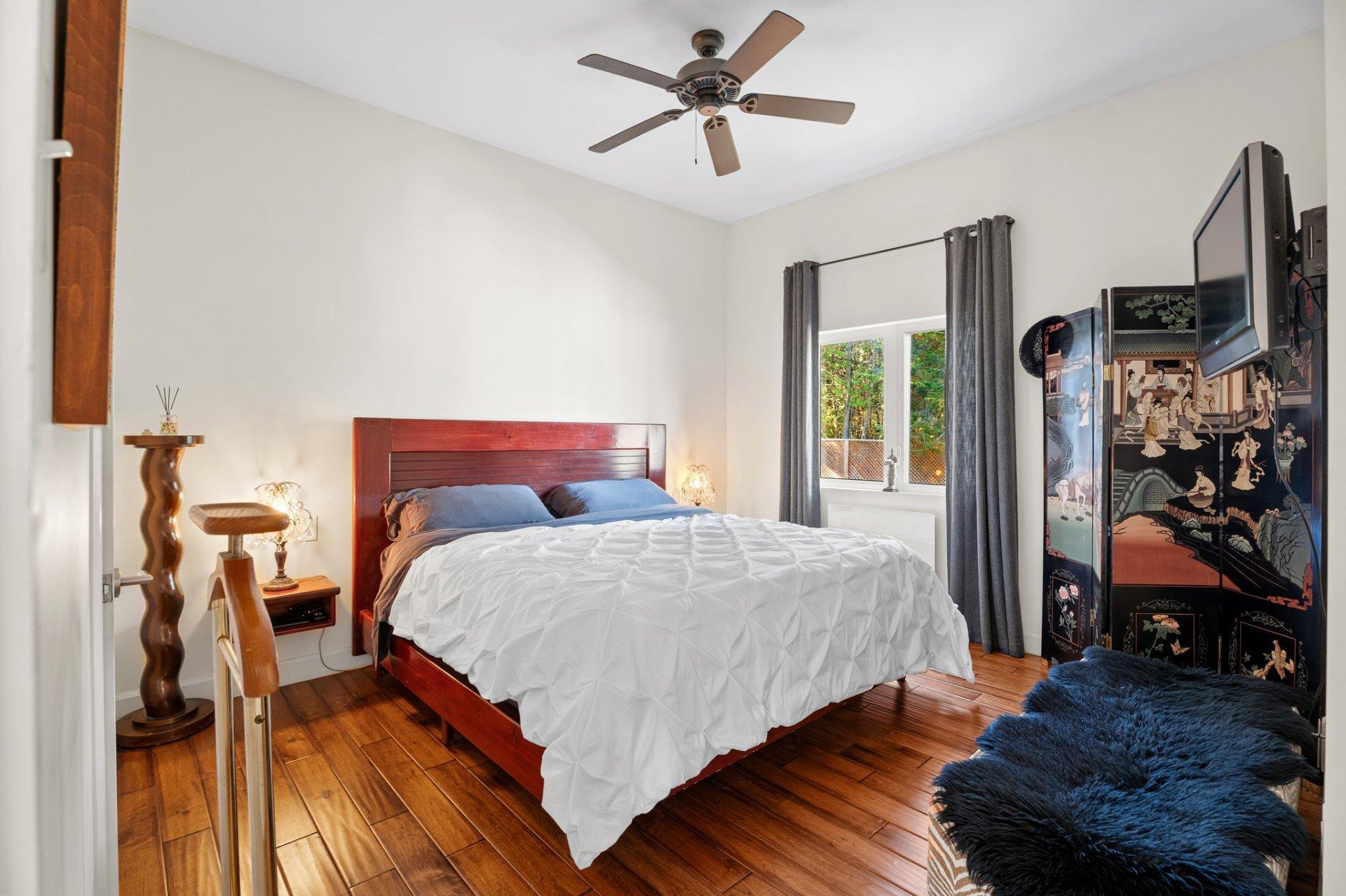 









1946


Ch. de Deauville

,
Sainte-Adèle,




QC
J8B2B2

