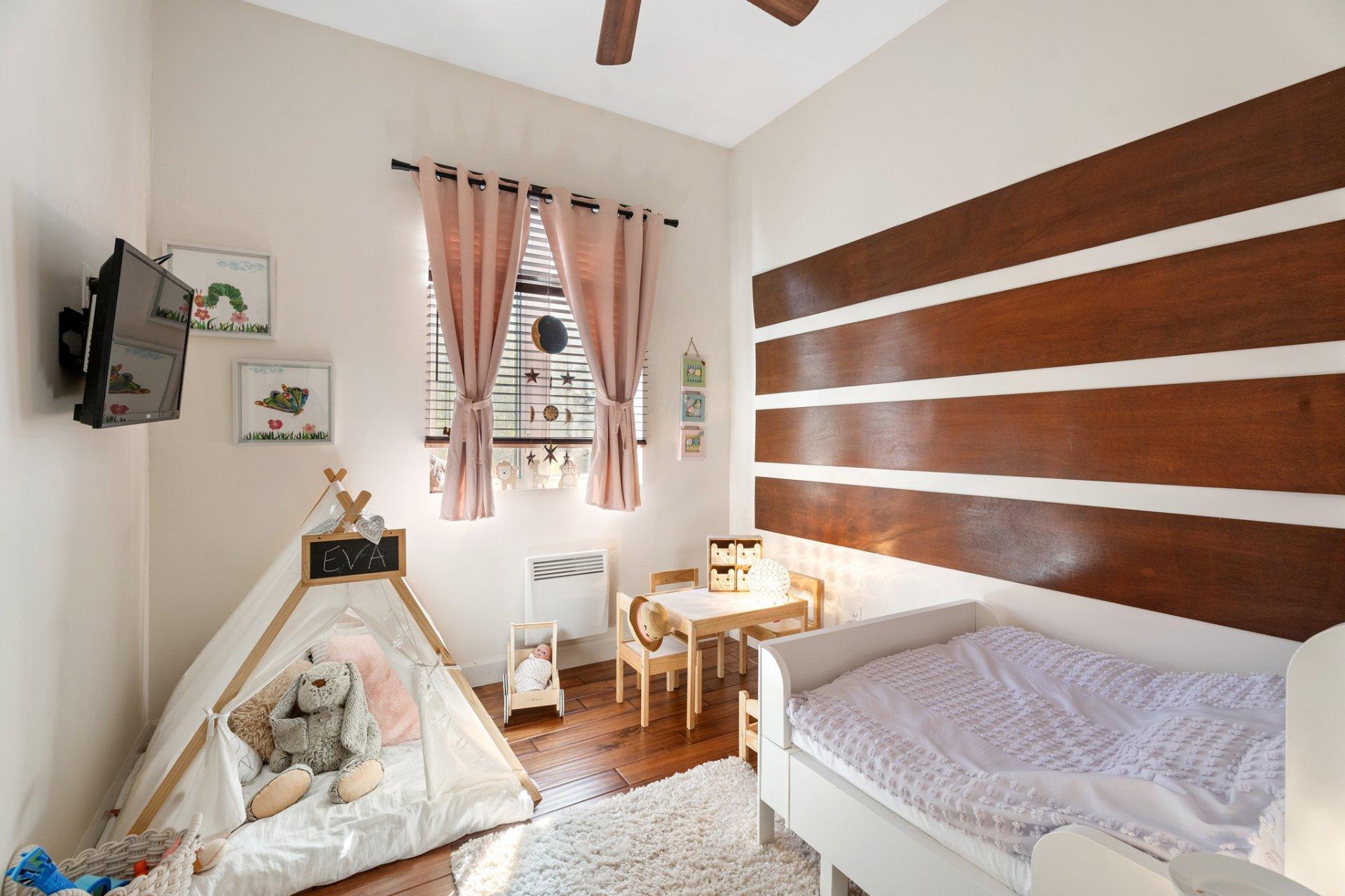 









1946


Ch. de Deauville

,
Sainte-Adèle,




QC
J8B2B2

