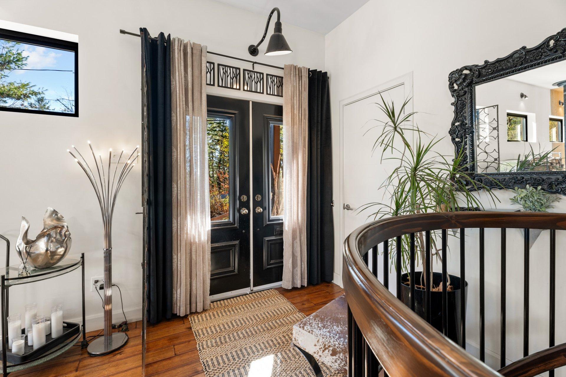 









1946


Ch. de Deauville

,
Sainte-Adèle,




QC
J8B2B2

