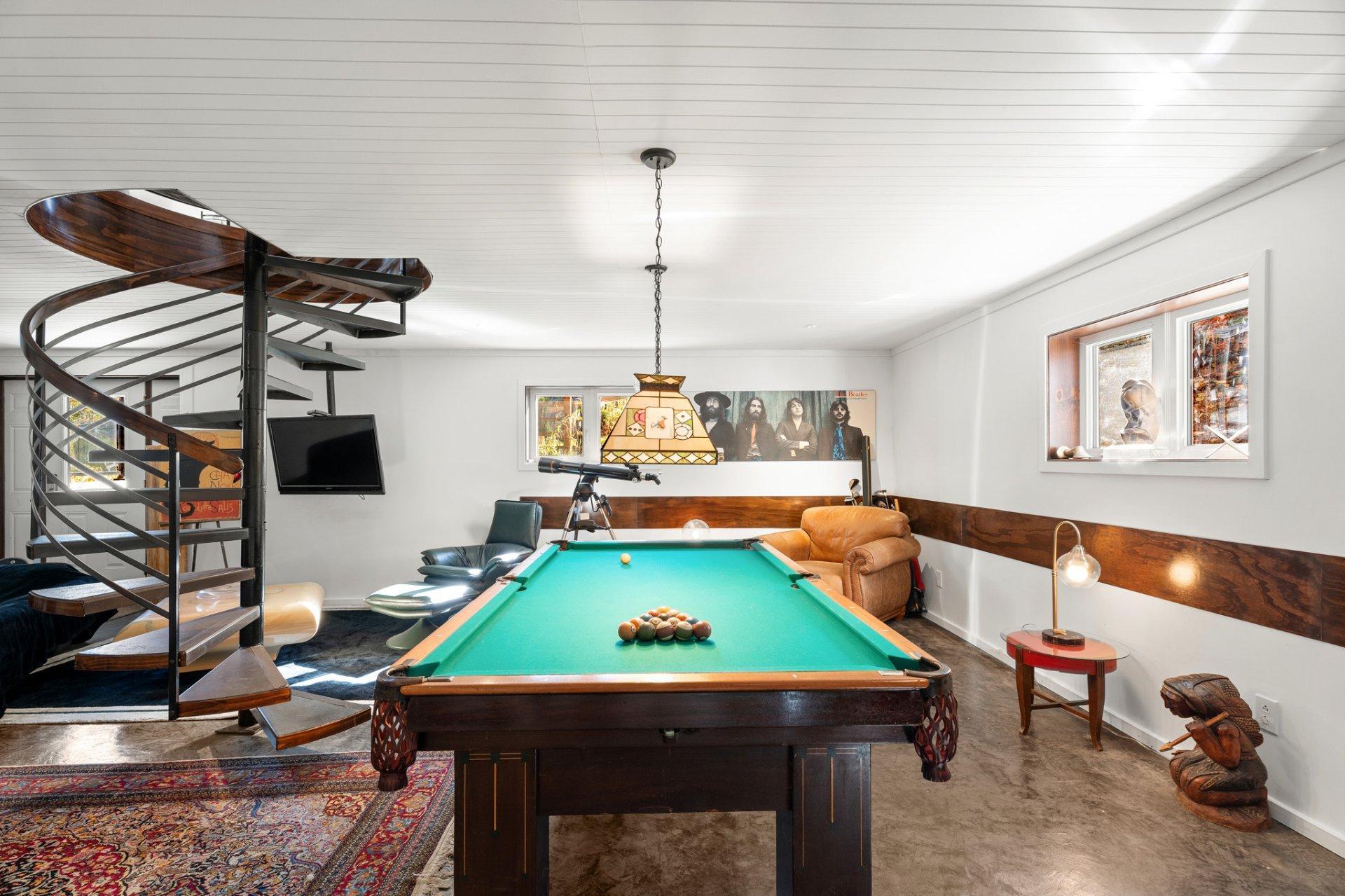 









1946


Ch. de Deauville

,
Sainte-Adèle,




QC
J8B2B2

