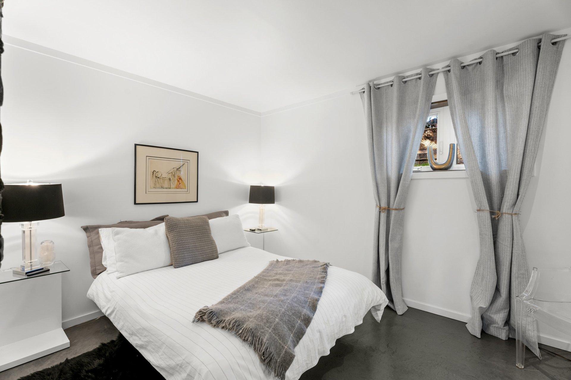 









1946


Ch. de Deauville

,
Sainte-Adèle,




QC
J8B2B2

