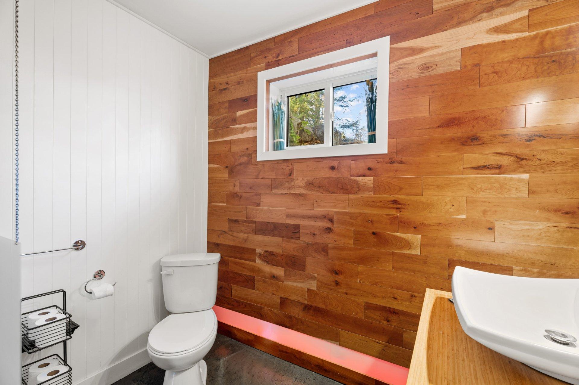 









1946


Ch. de Deauville

,
Sainte-Adèle,




QC
J8B2B2

