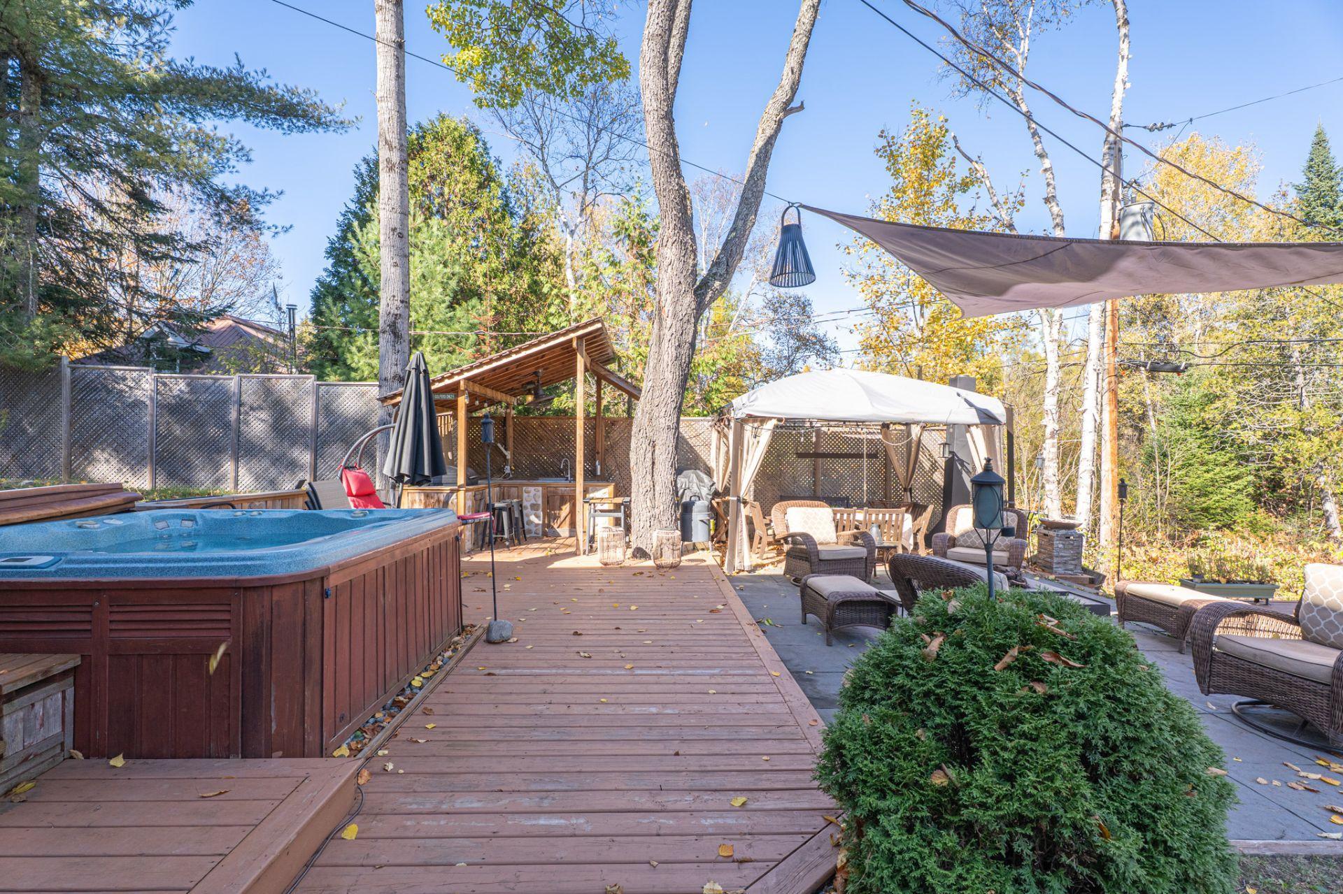 









1946


Ch. de Deauville

,
Sainte-Adèle,




QC
J8B2B2

