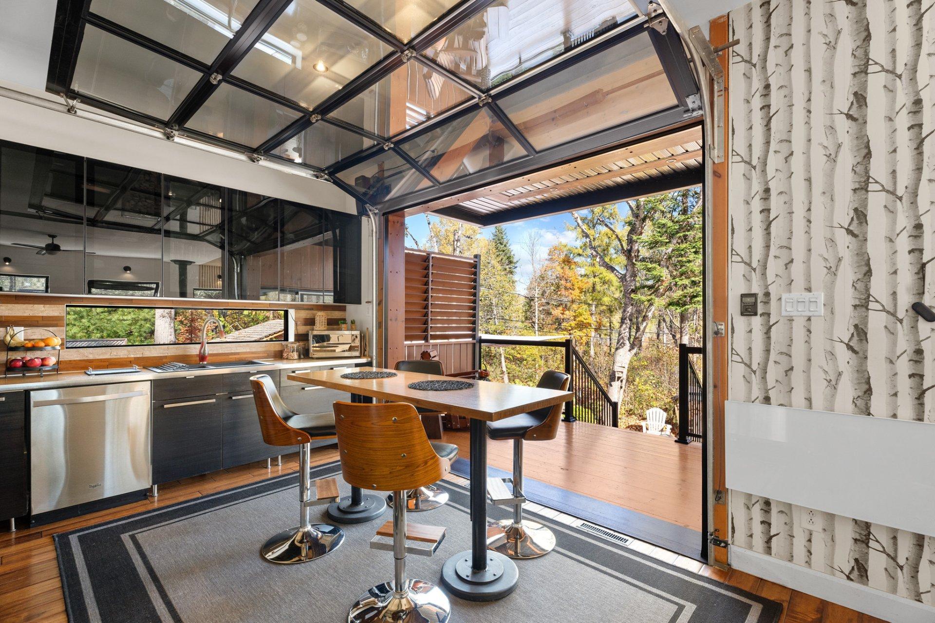 









1946


Ch. de Deauville

,
Sainte-Adèle,




QC
J8B2B2

