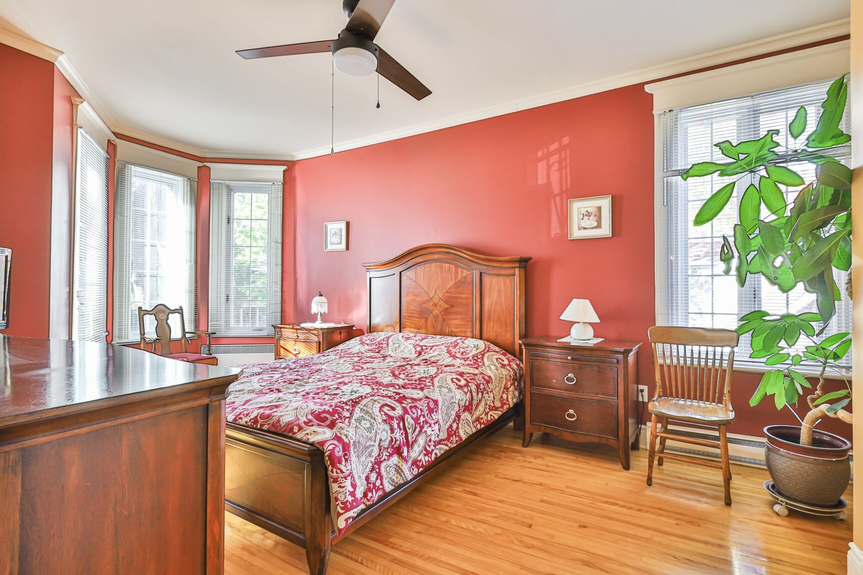 









10737


Av. Vianney

,
Montréal (Ahuntsic-Cartierville),




QC
H2B2Y3

