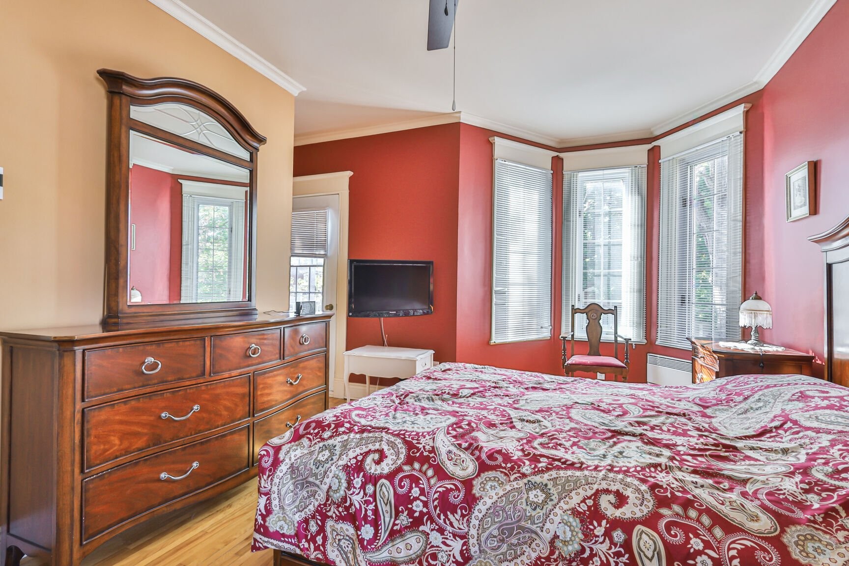 









10737


Av. Vianney

,
Montréal (Ahuntsic-Cartierville),




QC
H2B2Y3

