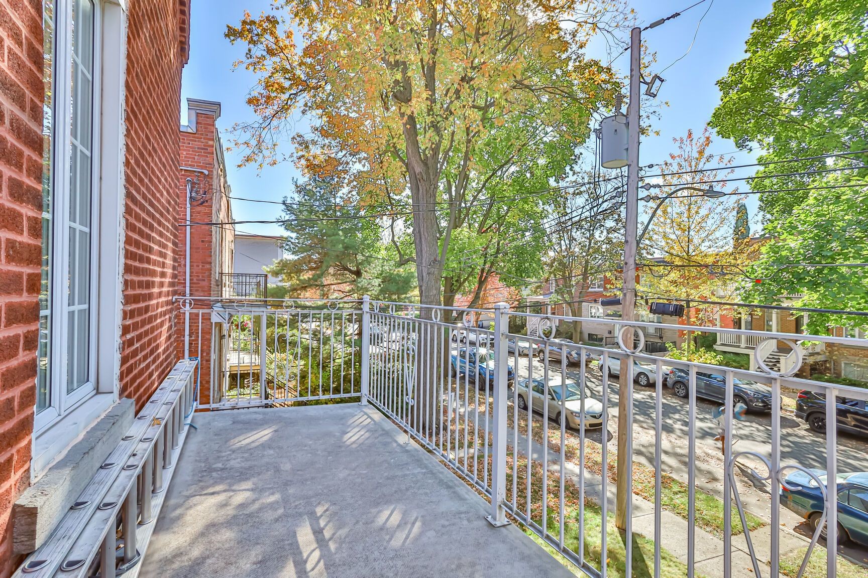 









10737


Av. Vianney

,
Montréal (Ahuntsic-Cartierville),




QC
H2B2Y3

