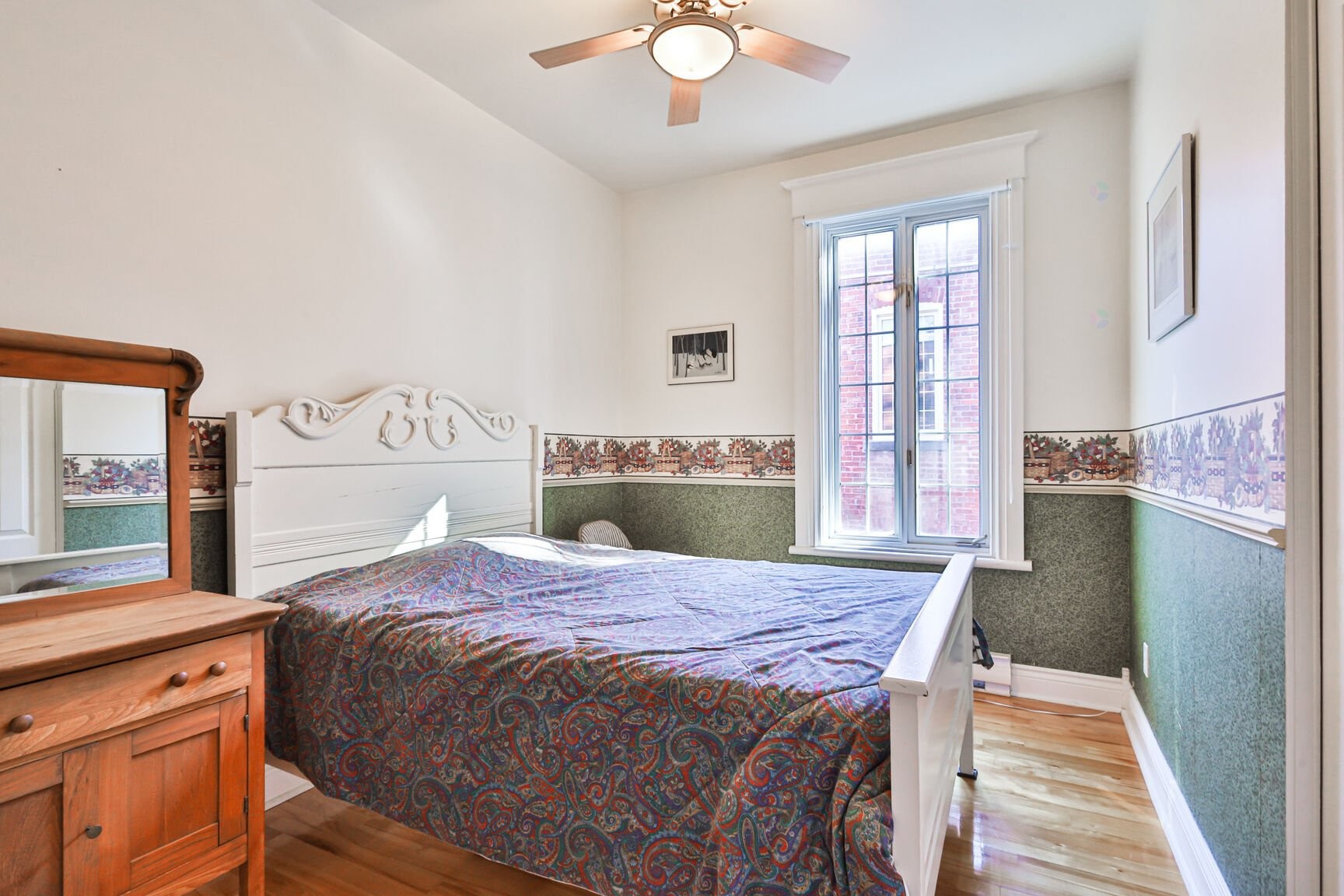 









10737


Av. Vianney

,
Montréal (Ahuntsic-Cartierville),




QC
H2B2Y3

