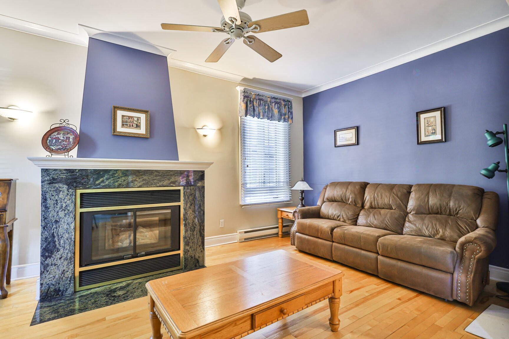 









10737


Av. Vianney

,
Montréal (Ahuntsic-Cartierville),




QC
H2B2Y3

