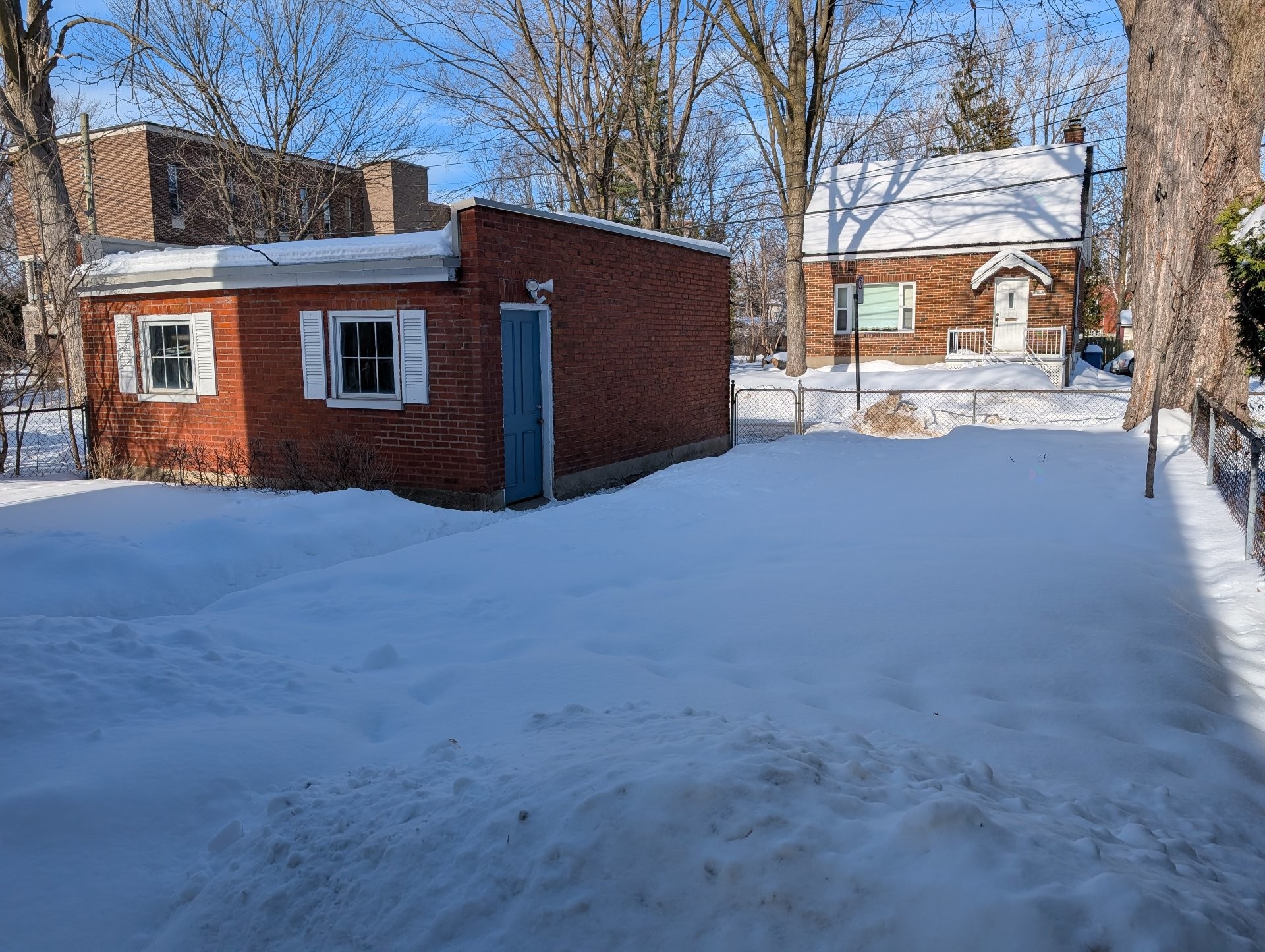 









10737


Av. Vianney

,
Montréal (Ahuntsic-Cartierville),




QC
H2B2Y3

