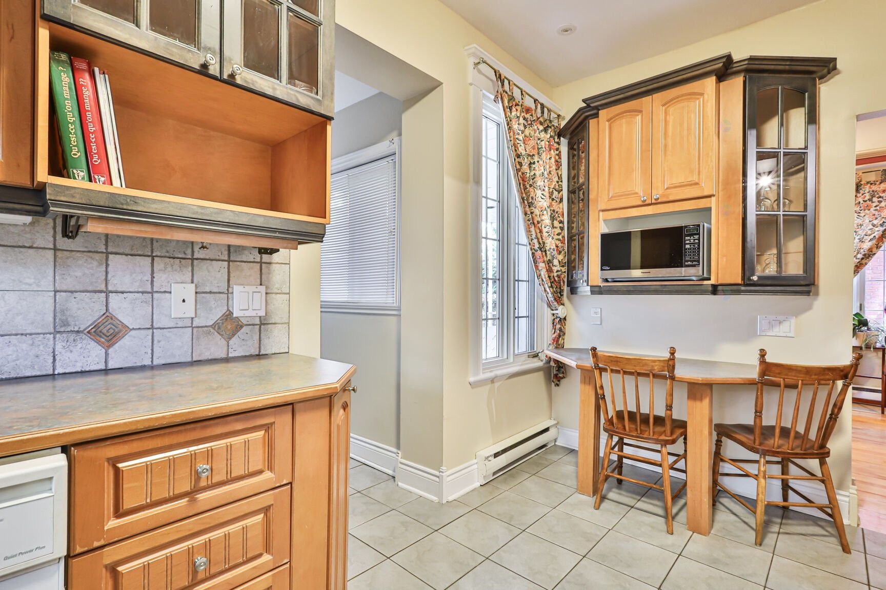 









10737


Av. Vianney

,
Montréal (Ahuntsic-Cartierville),




QC
H2B2Y3

