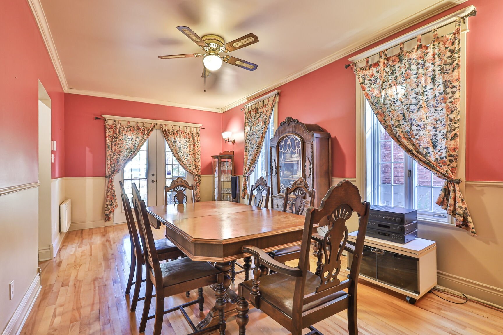 









10737


Av. Vianney

,
Montréal (Ahuntsic-Cartierville),




QC
H2B2Y3

