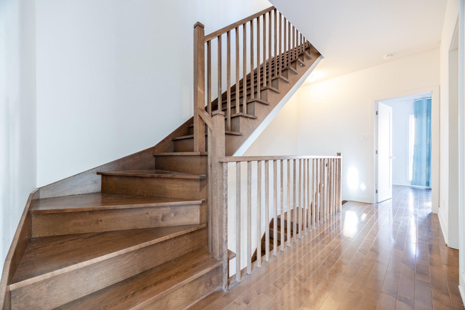 









1036


Rue Jacqueline-Sicotte

,
Montréal (LaSalle),




QC
H8N0G9

