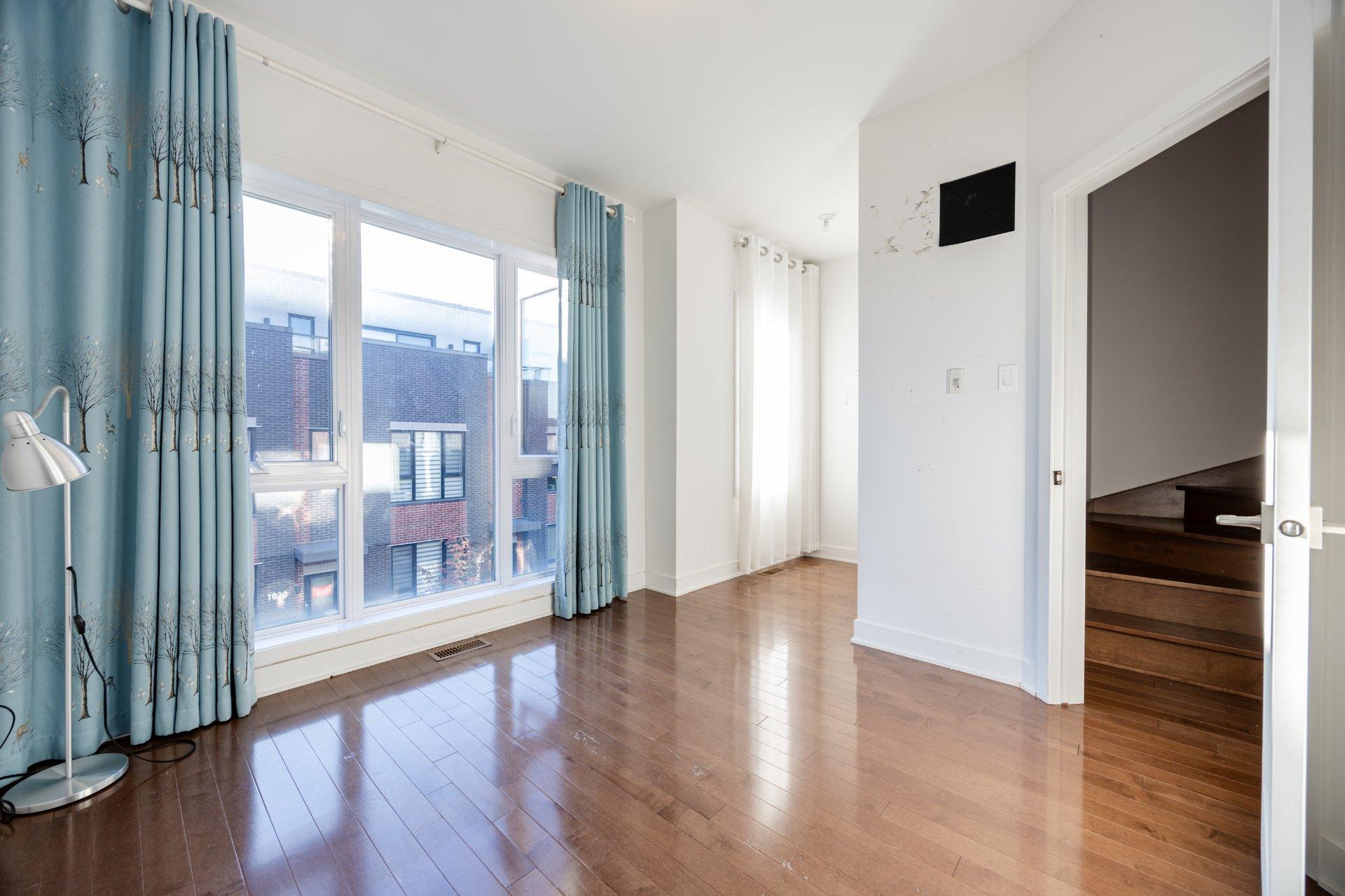 









1036


Rue Jacqueline-Sicotte

,
Montréal (LaSalle),




QC
H8N0G9

