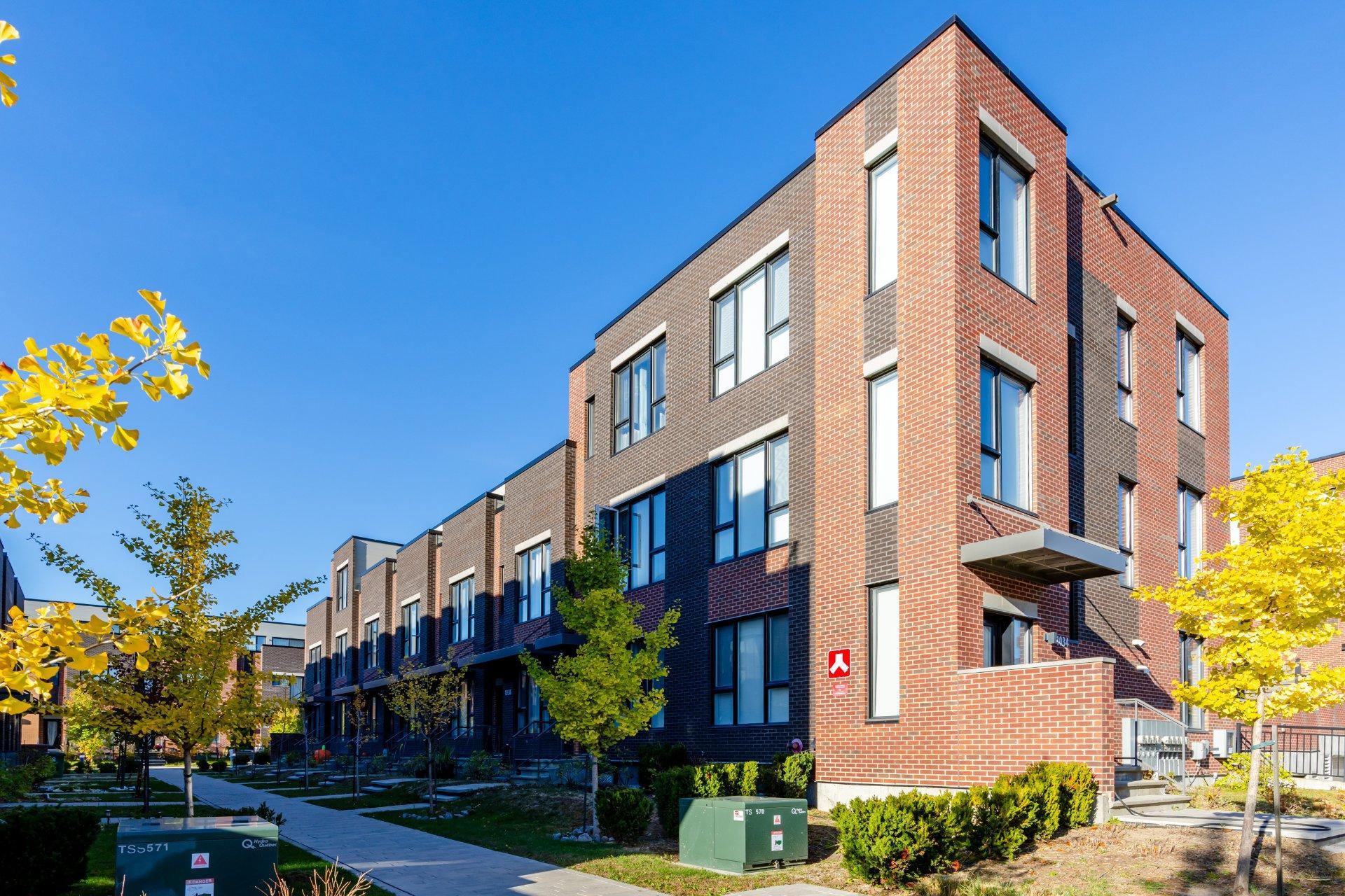 









1036


Rue Jacqueline-Sicotte

,
Montréal (LaSalle),




QC
H8N0G9

