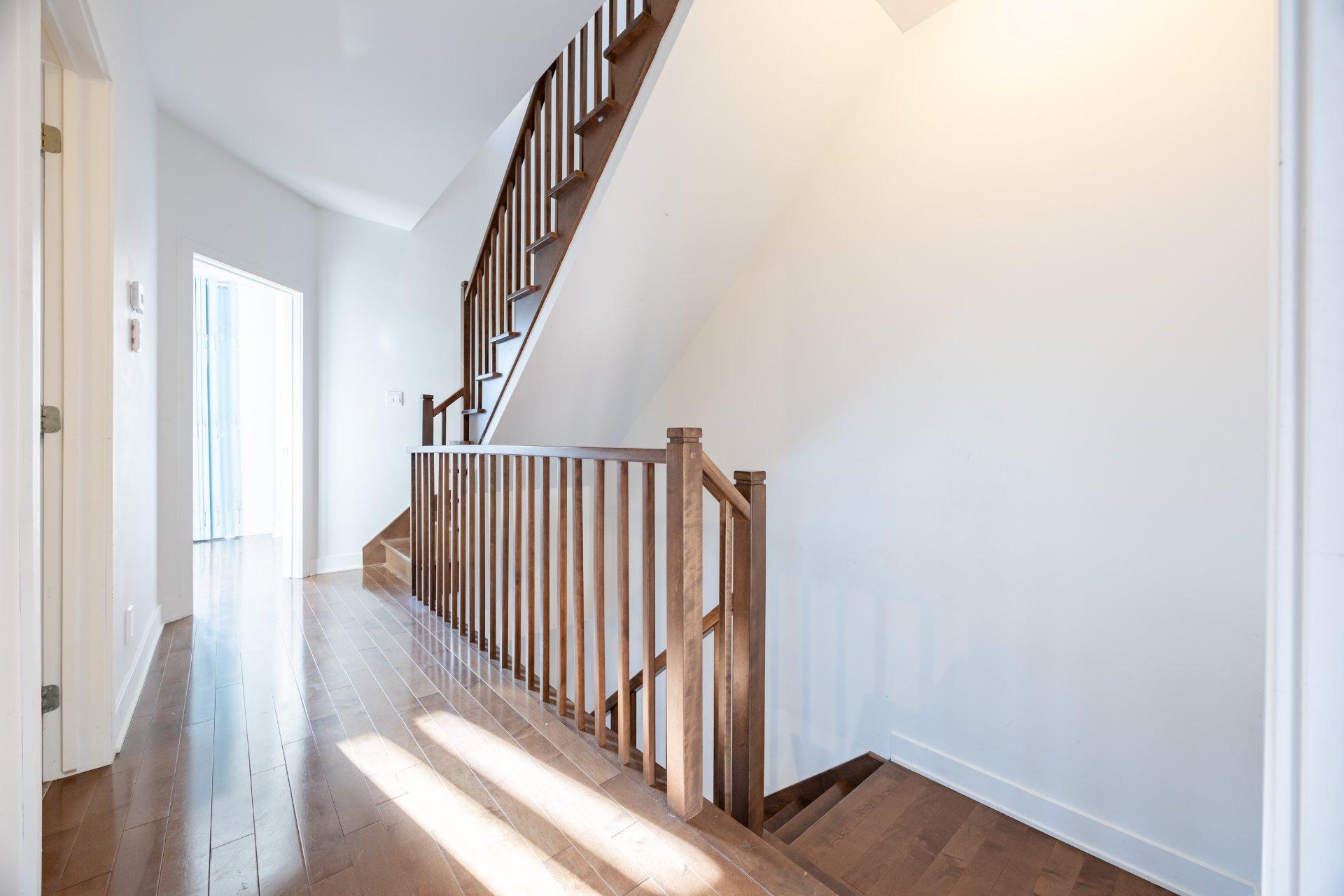 









1036


Rue Jacqueline-Sicotte

,
Montréal (LaSalle),




QC
H8N0G9

