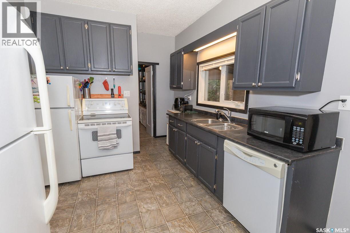 












202 Russell STREET

,
Luseland,




Saskatchewan
S0L2A0

