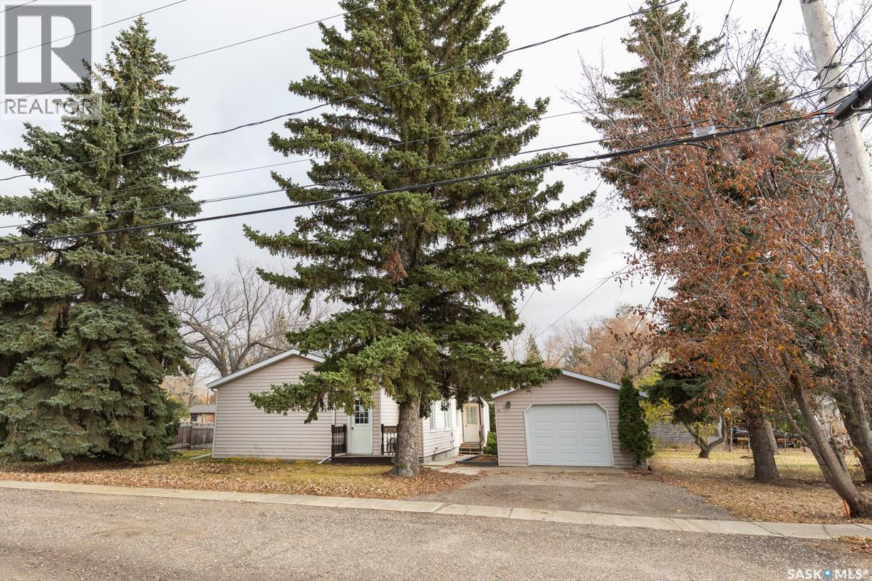 












202 Russell STREET

,
Luseland,




Saskatchewan
S0L2A0

