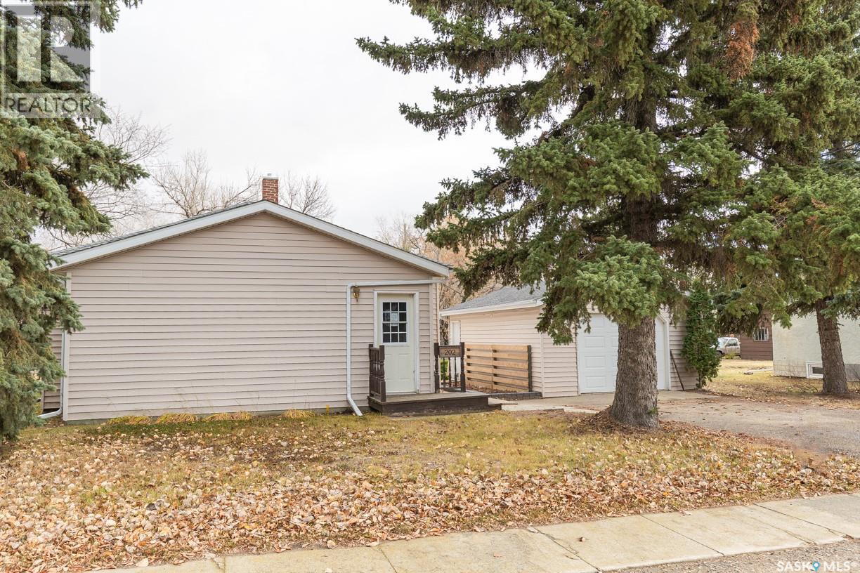 












202 Russell STREET

,
Luseland,




Saskatchewan
S0L2A0

